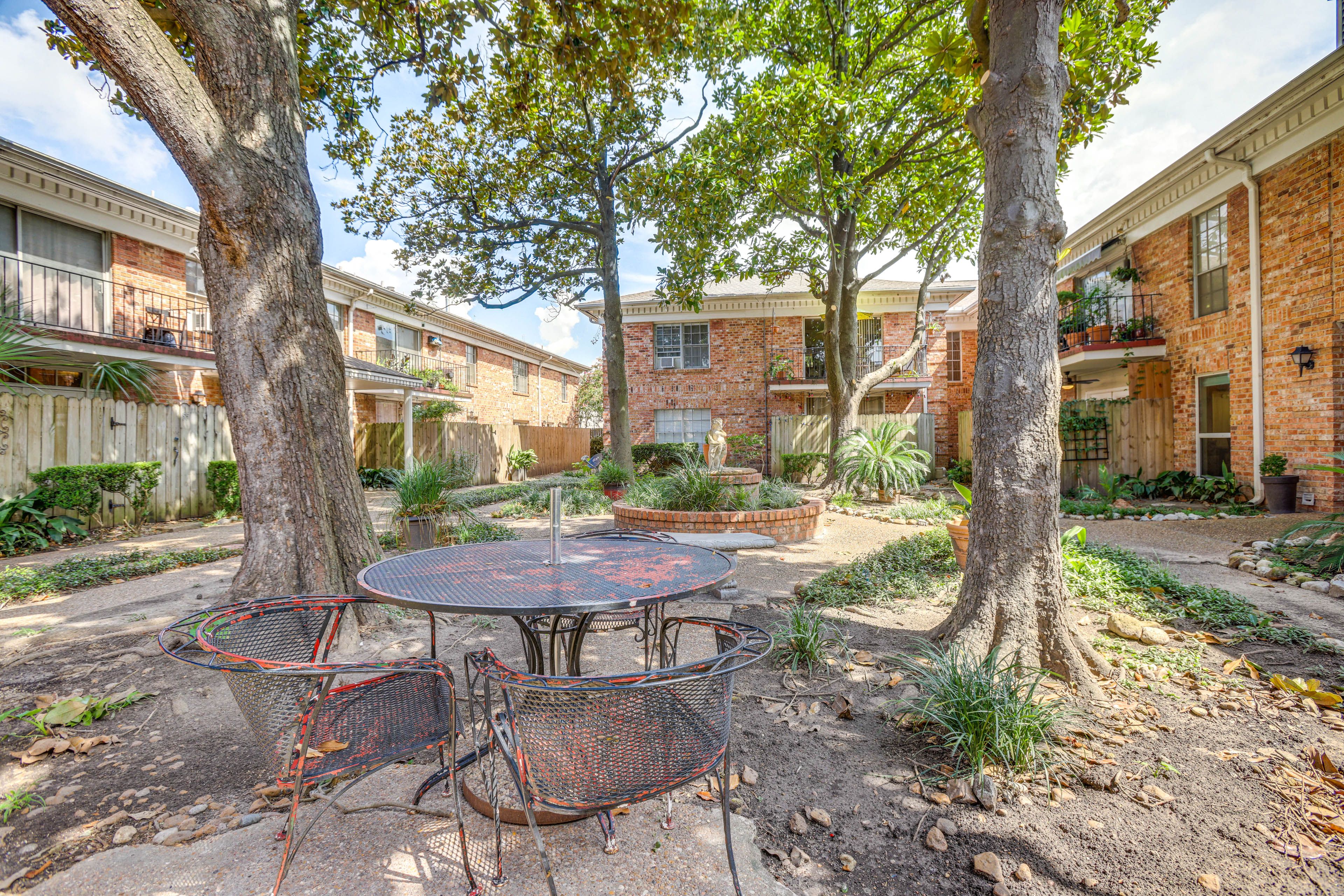 Nantucket Condos | Community Courtyard