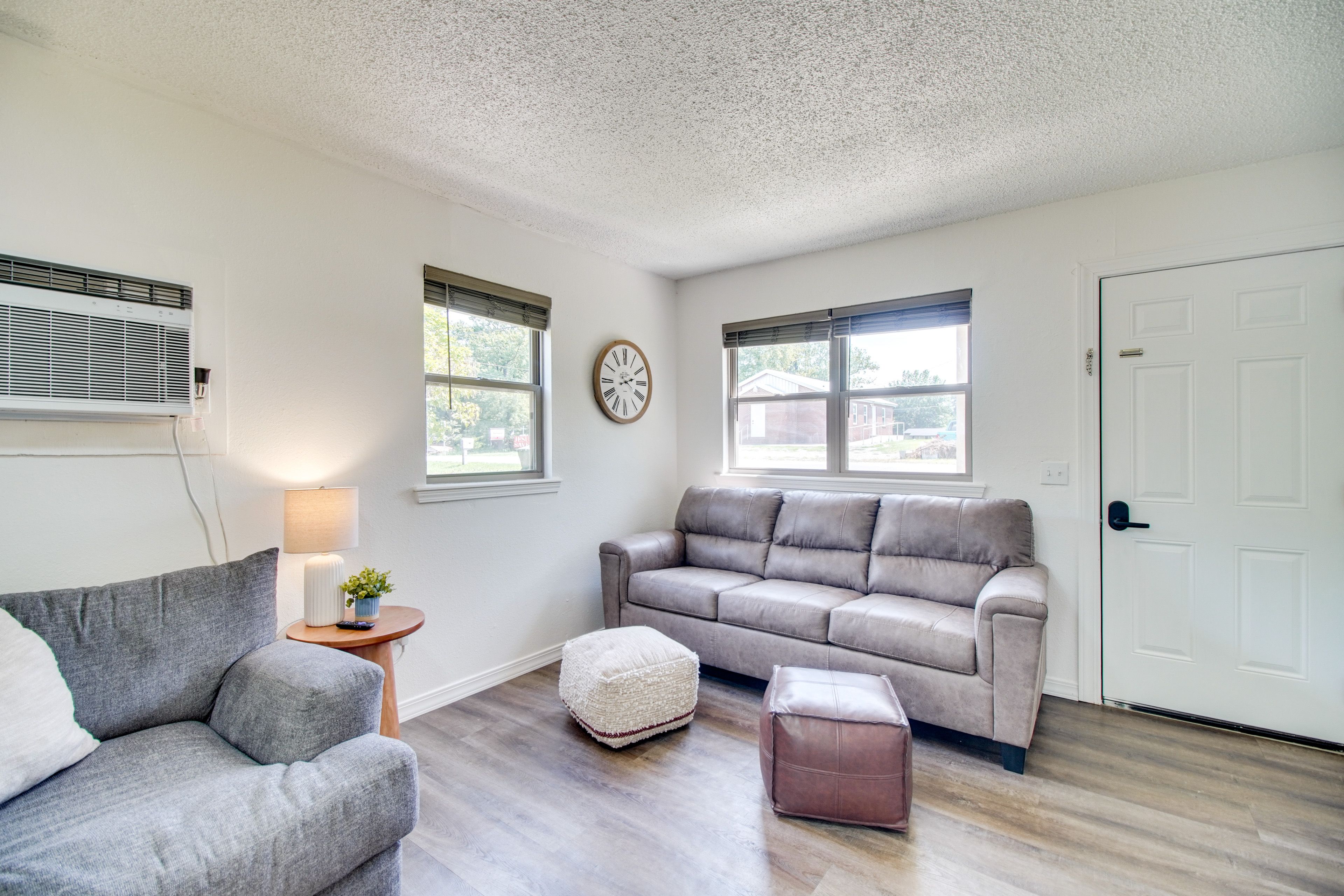 Living Room | Smart TV | Free WiFi