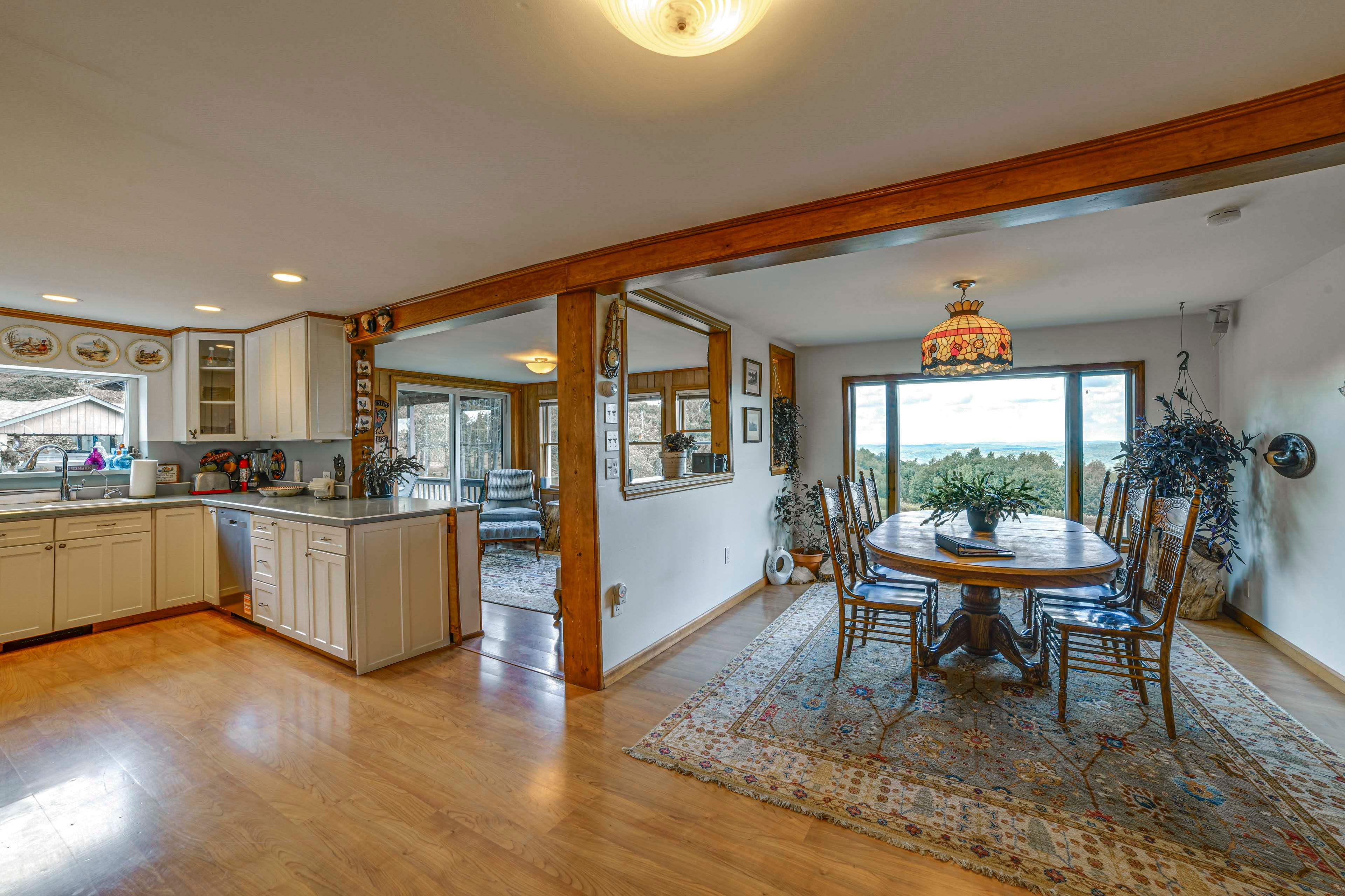 Dining Table | Dishware/Flatware | Main Floor