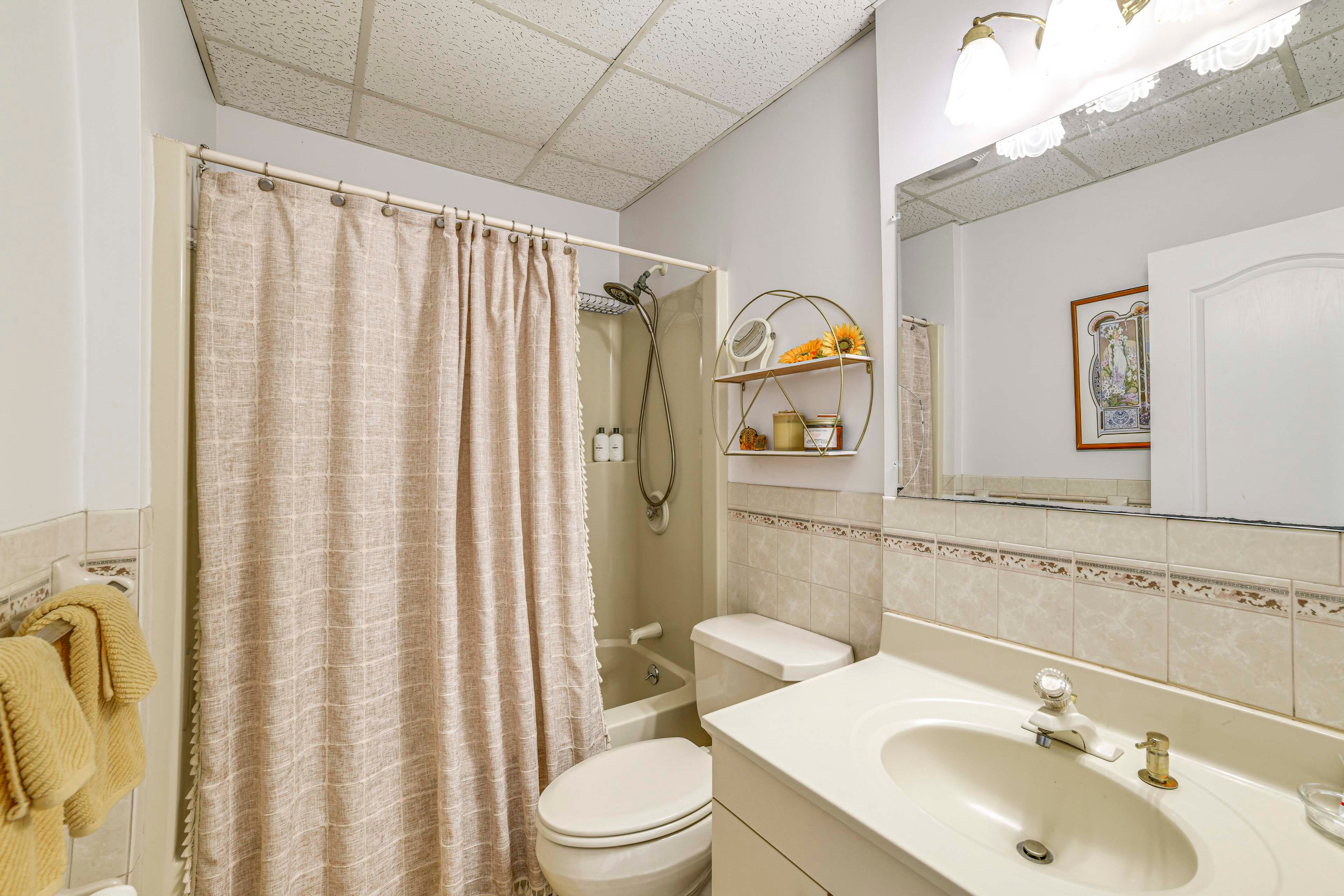 Full Bathroom | Lower Floor