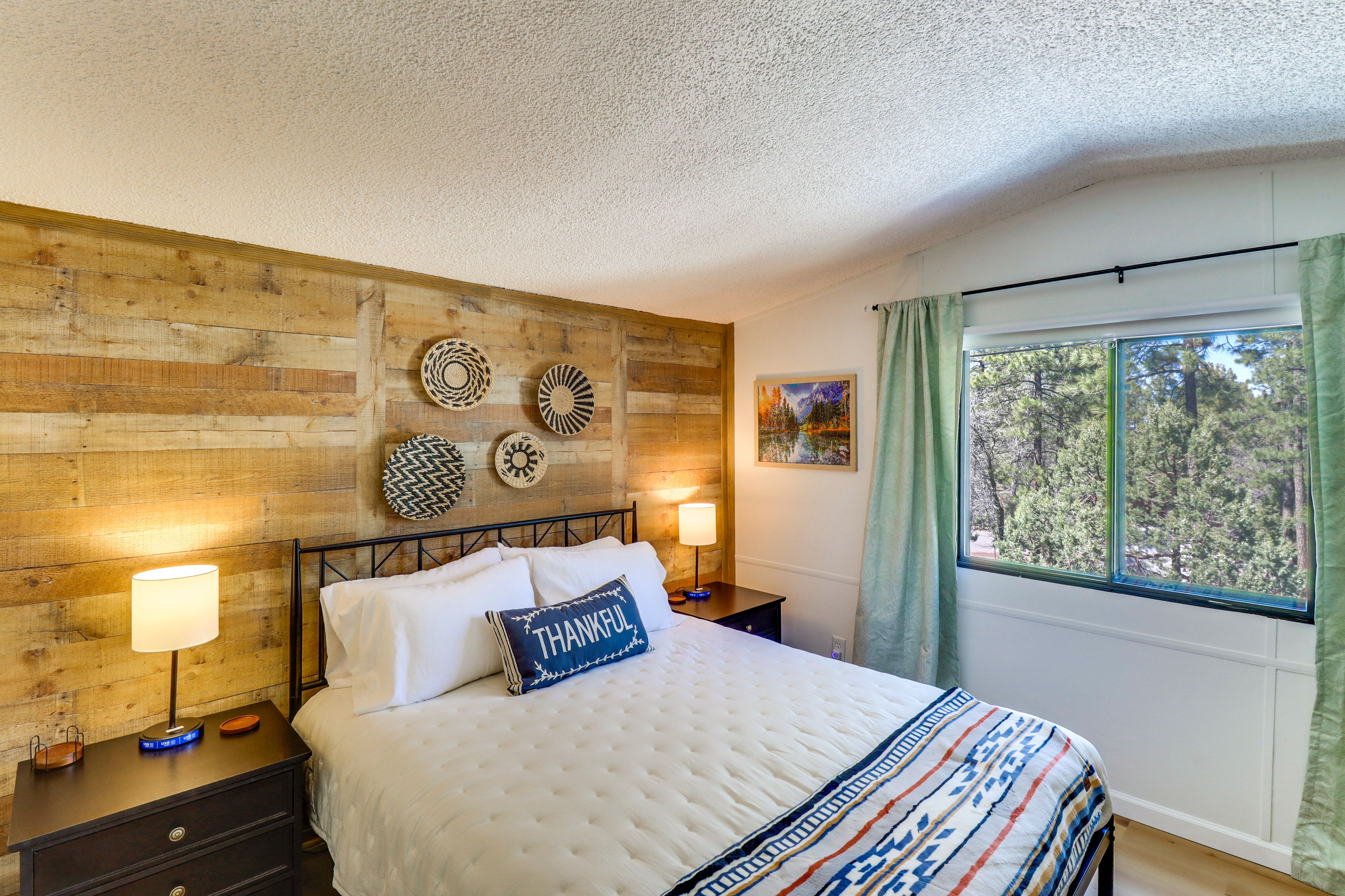 Bedroom 1 | Queen Bed | Smart TV | Desk