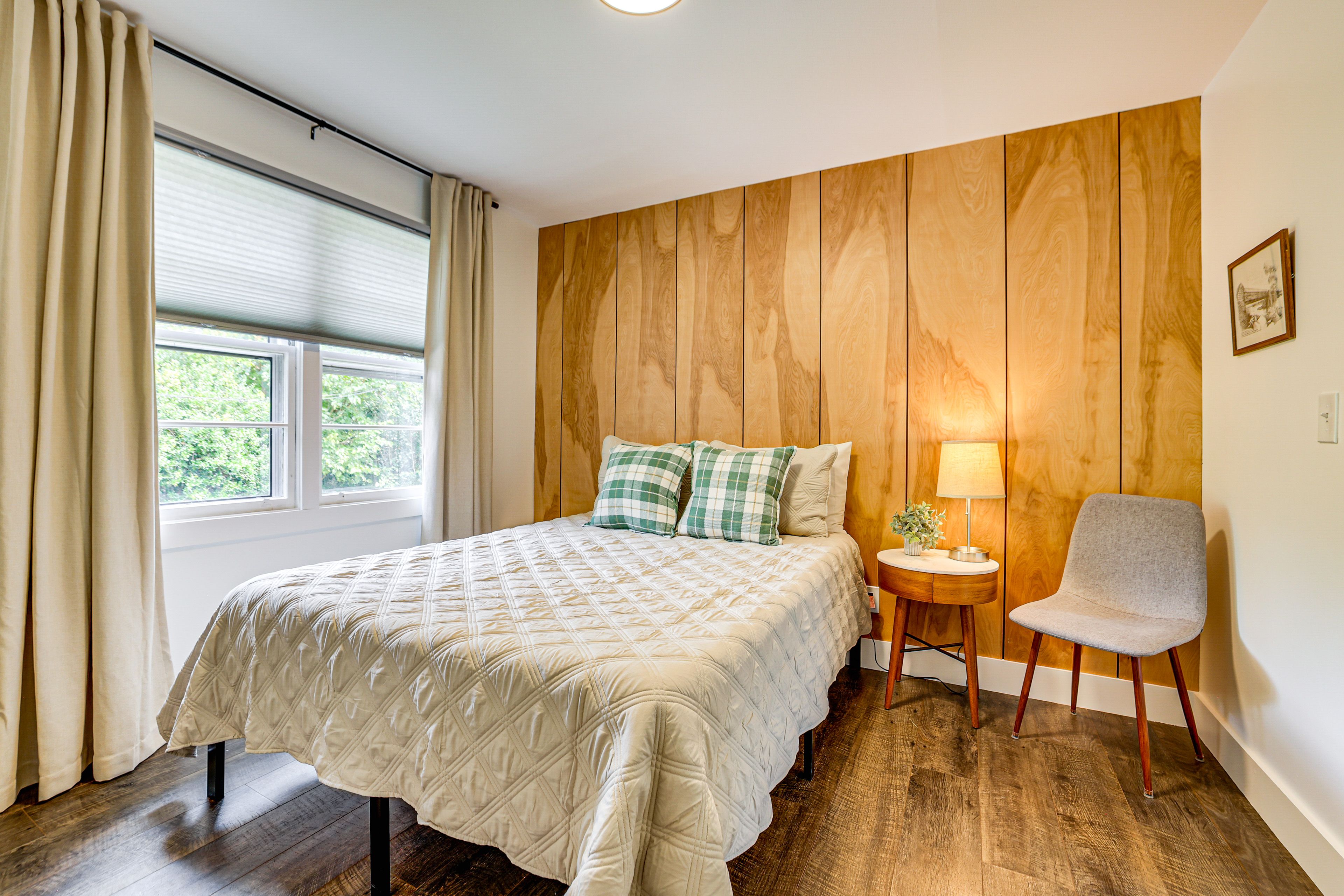 Bedroom 3 | Queen Bed