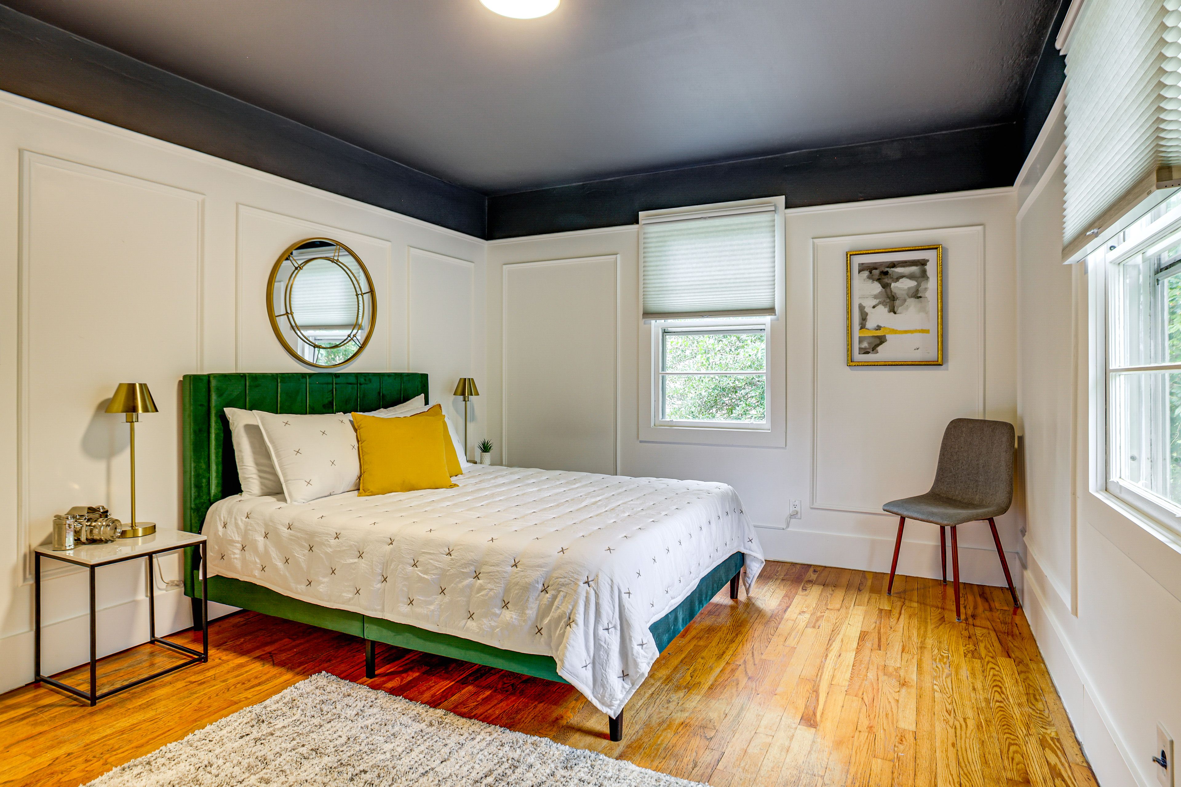 Bedroom 2 | Queen Bed