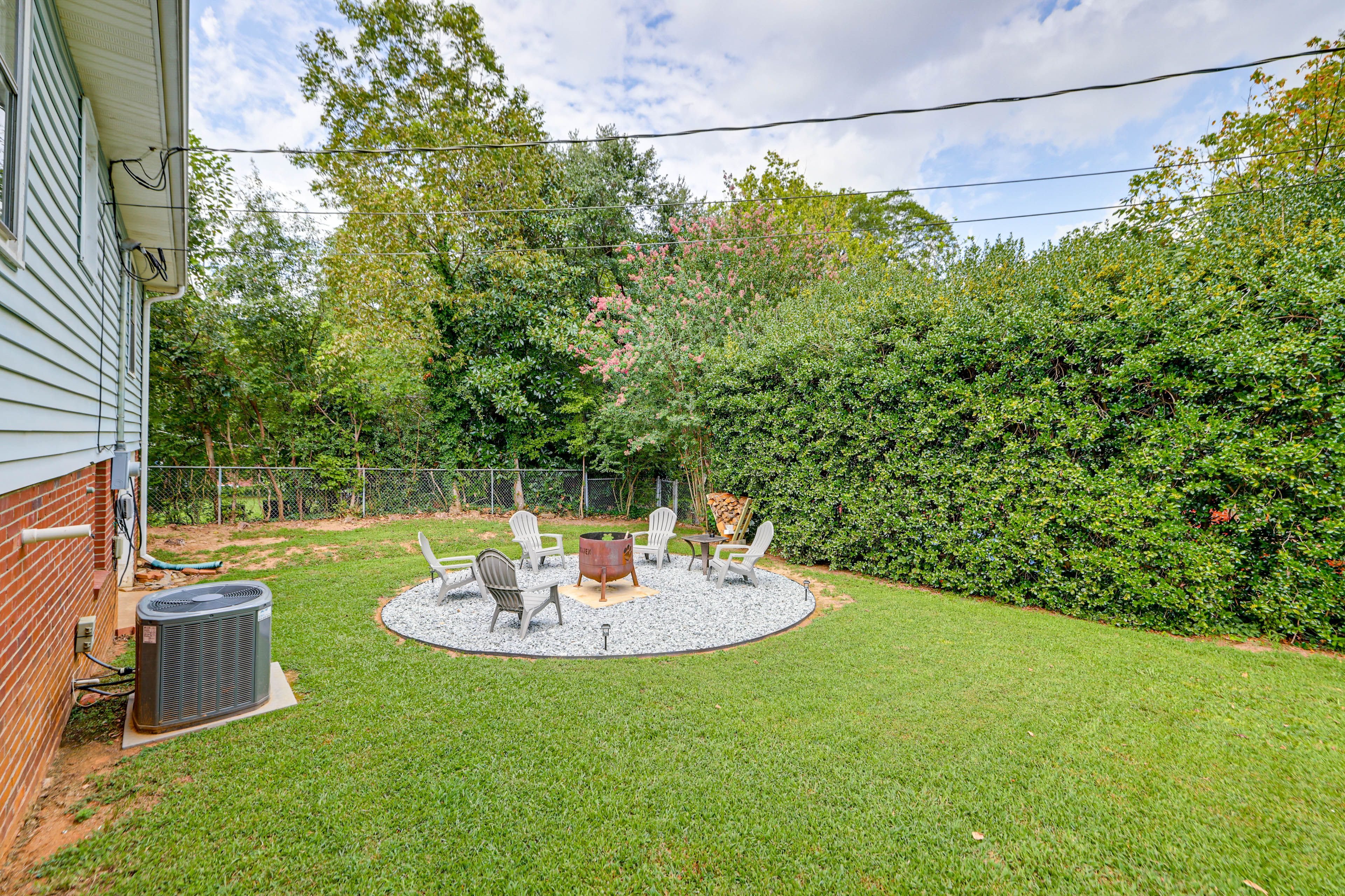 Fenced Backyard | Fire Pit w/ Seating