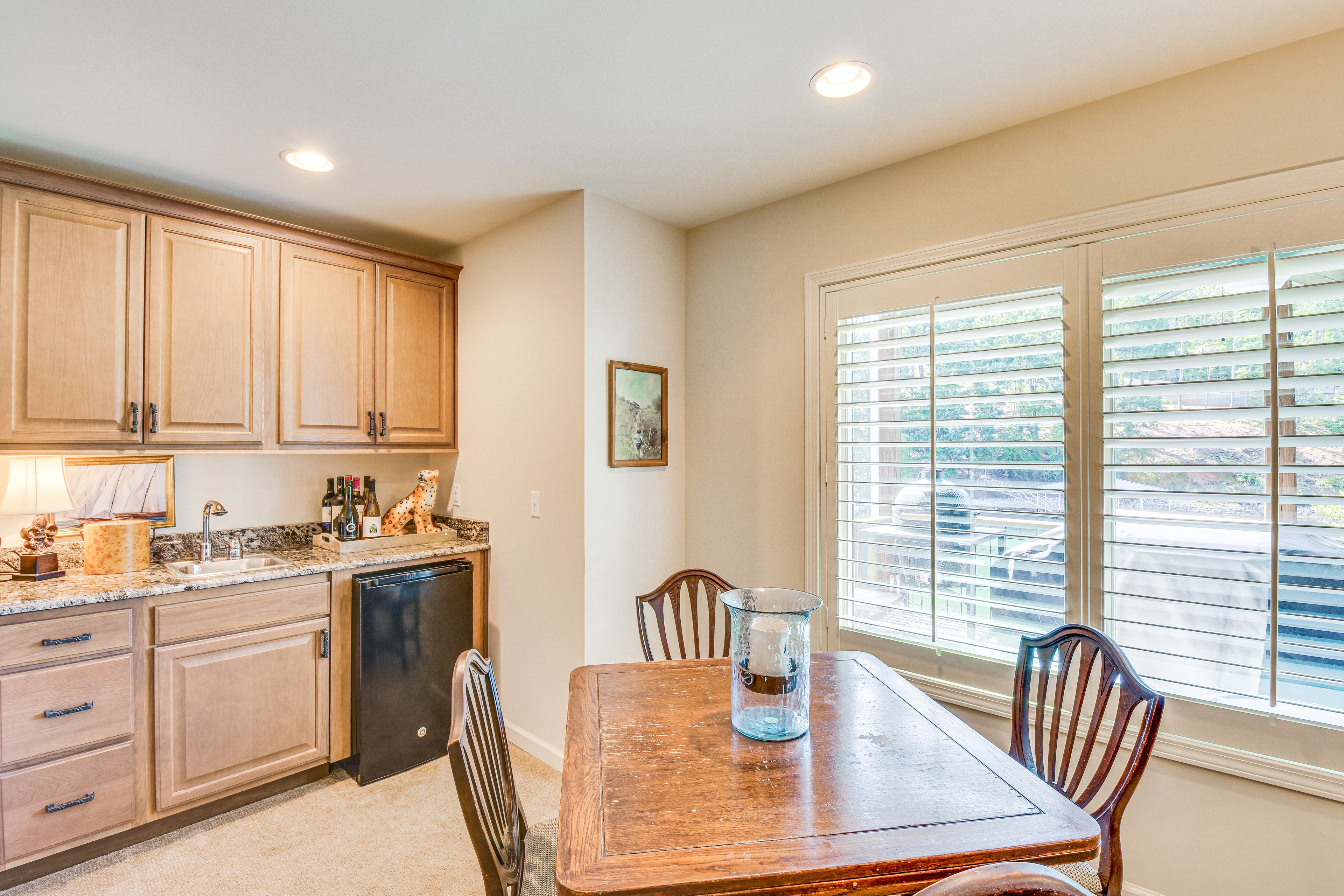 Dining Area | Lower Floor