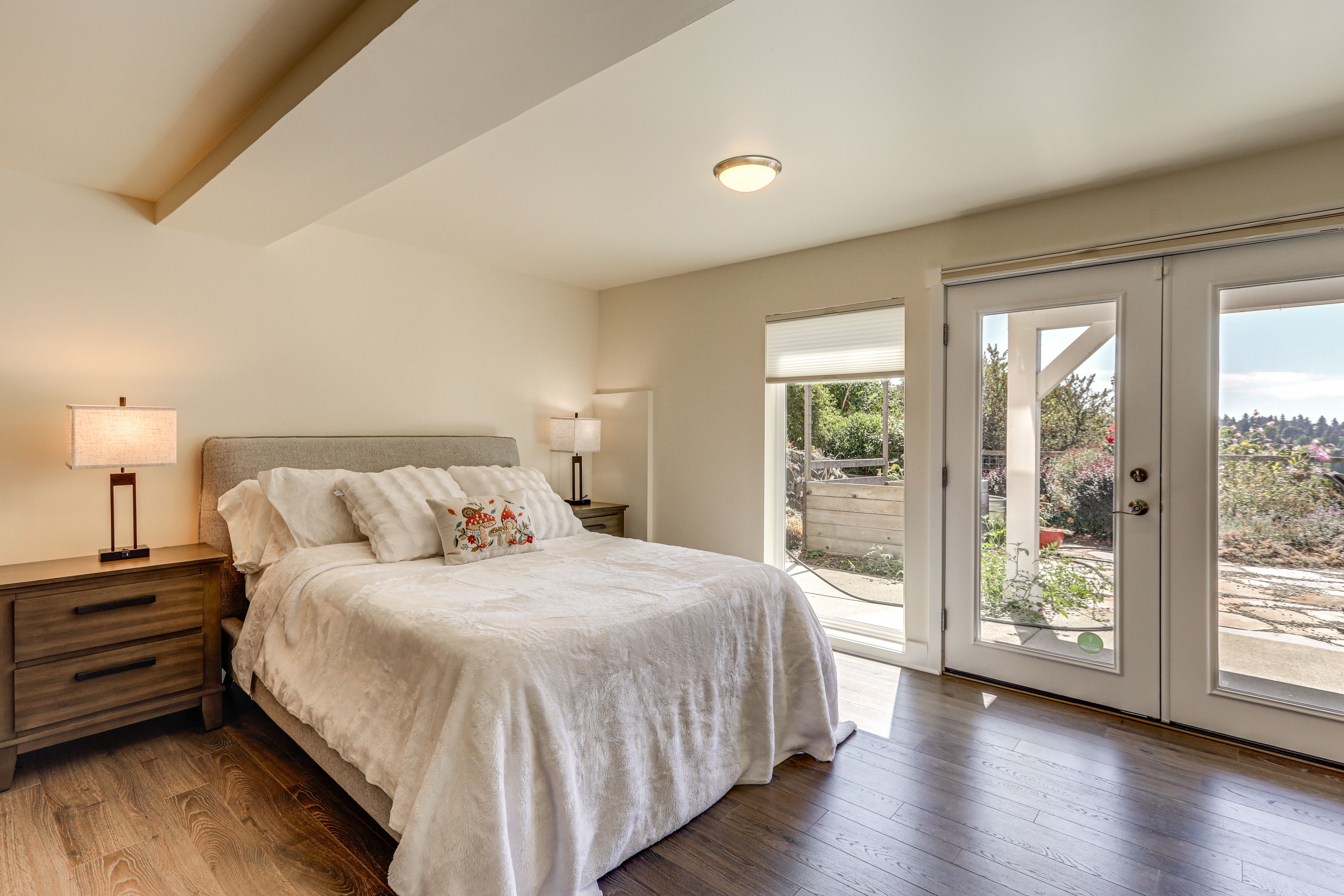 Bedroom | Queen Bed | Full Sleeper Sofa | Smart TV
