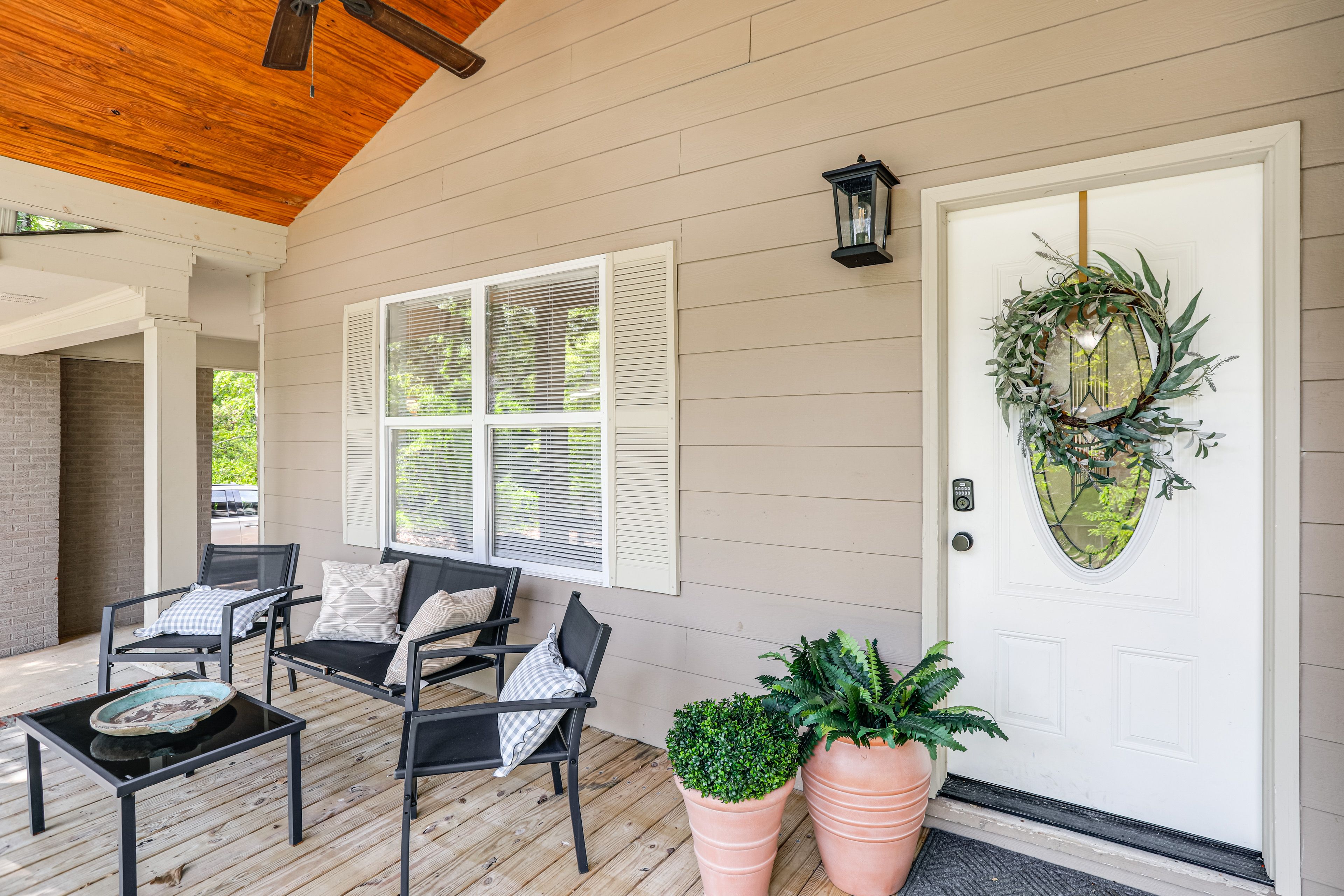 Porch | Outdoor Seating