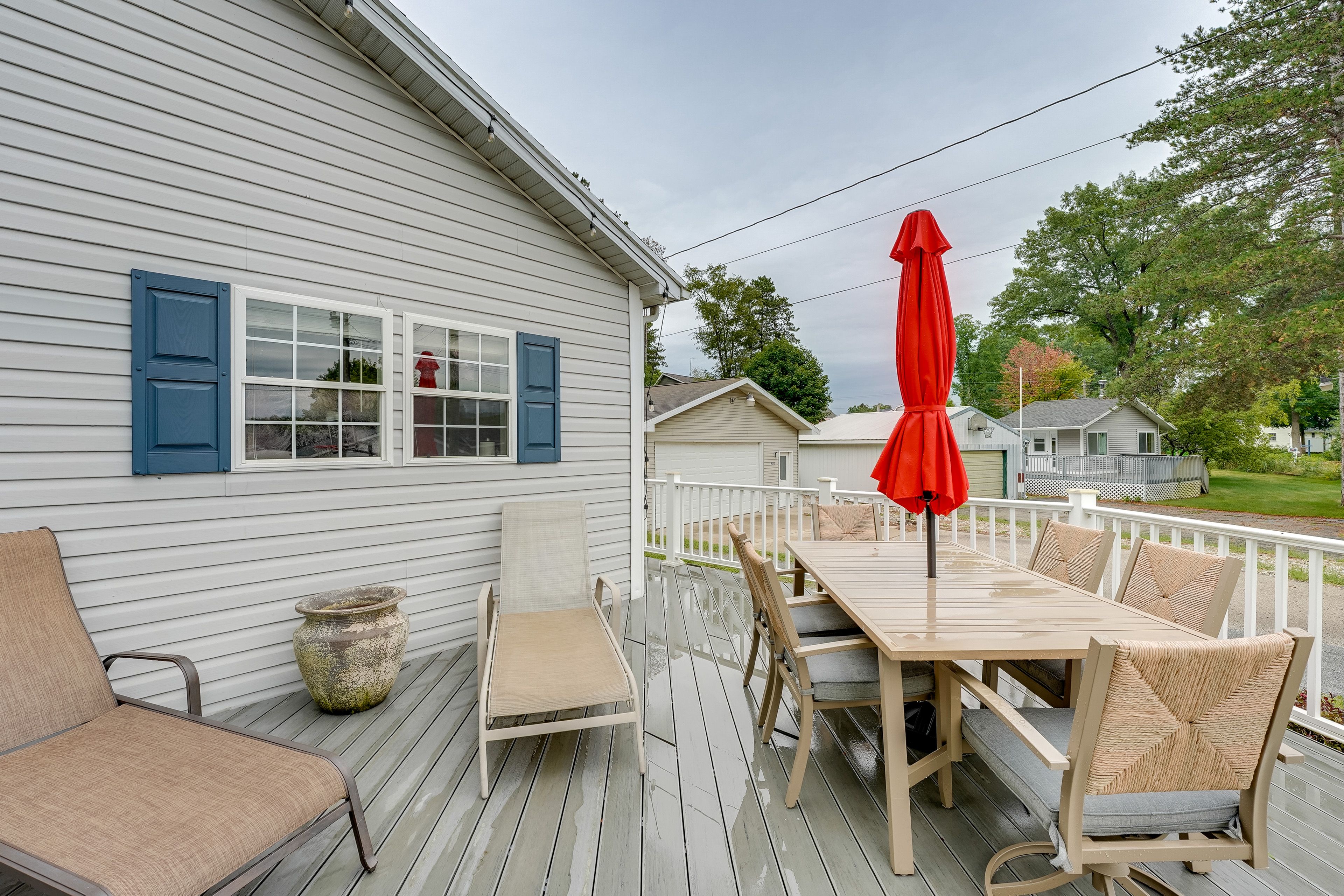 Furnished Deck | Gas Grill