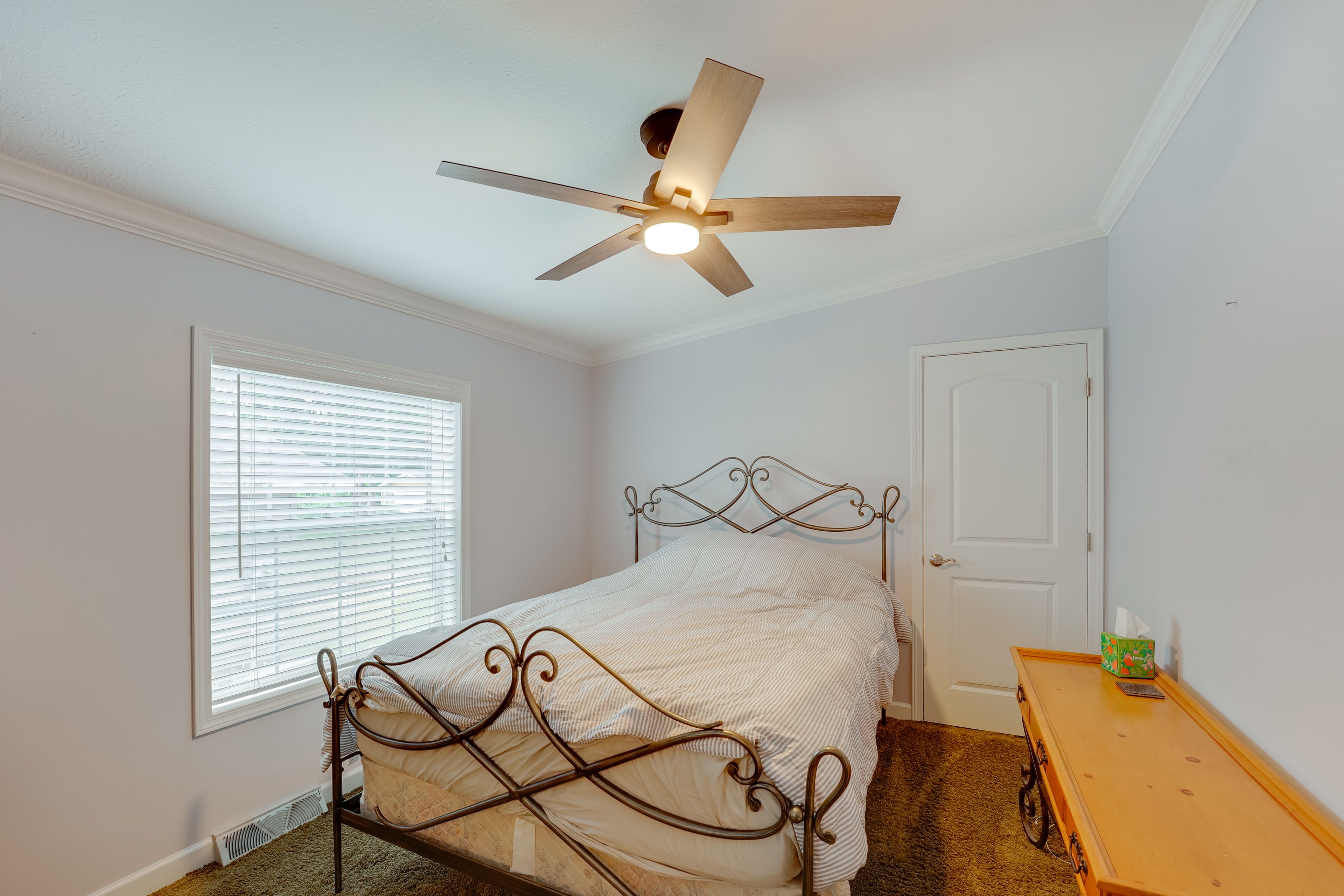 Bedroom 2 | Queen Bed | Flat-Screen TV