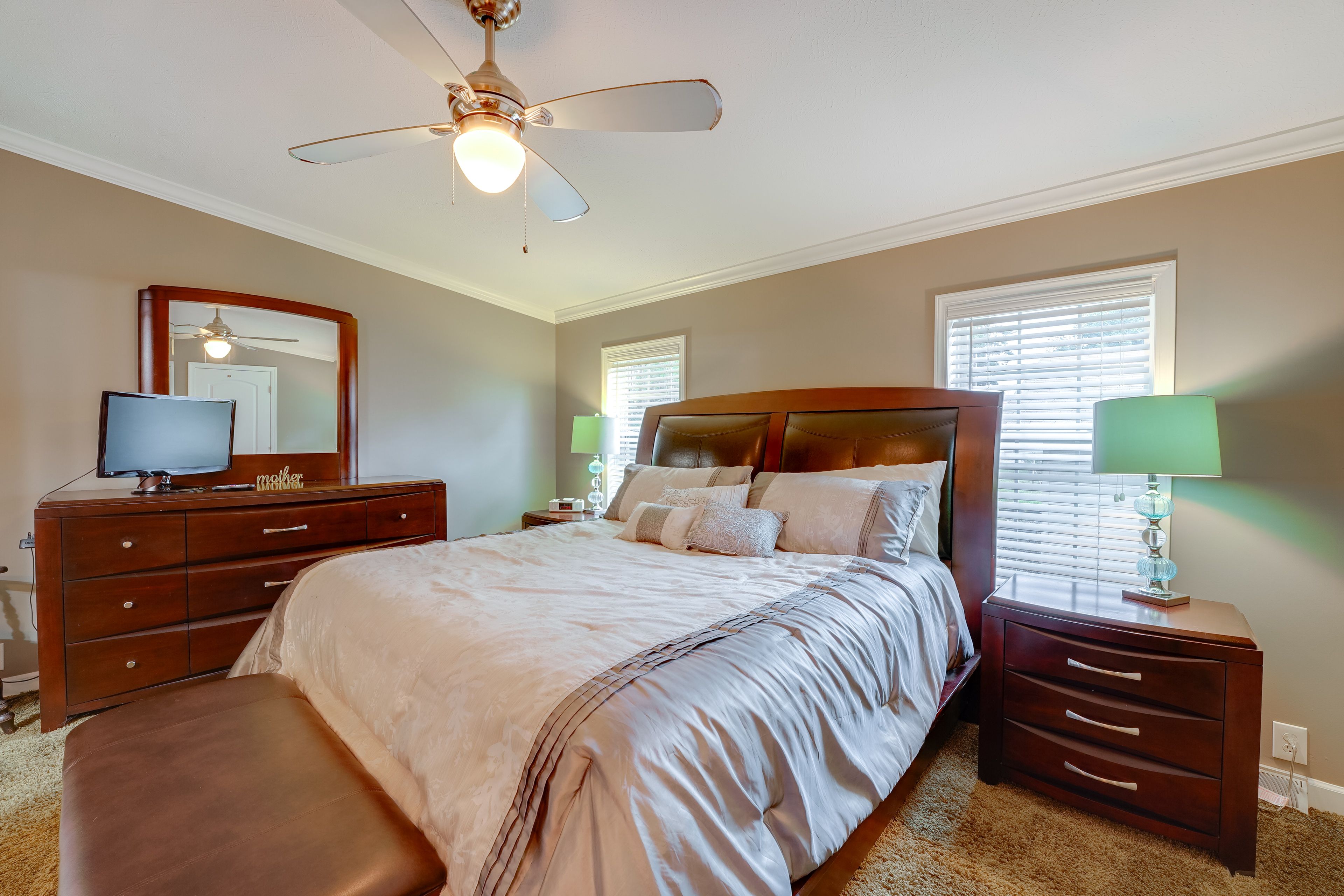 Bedroom 1 | King Bed