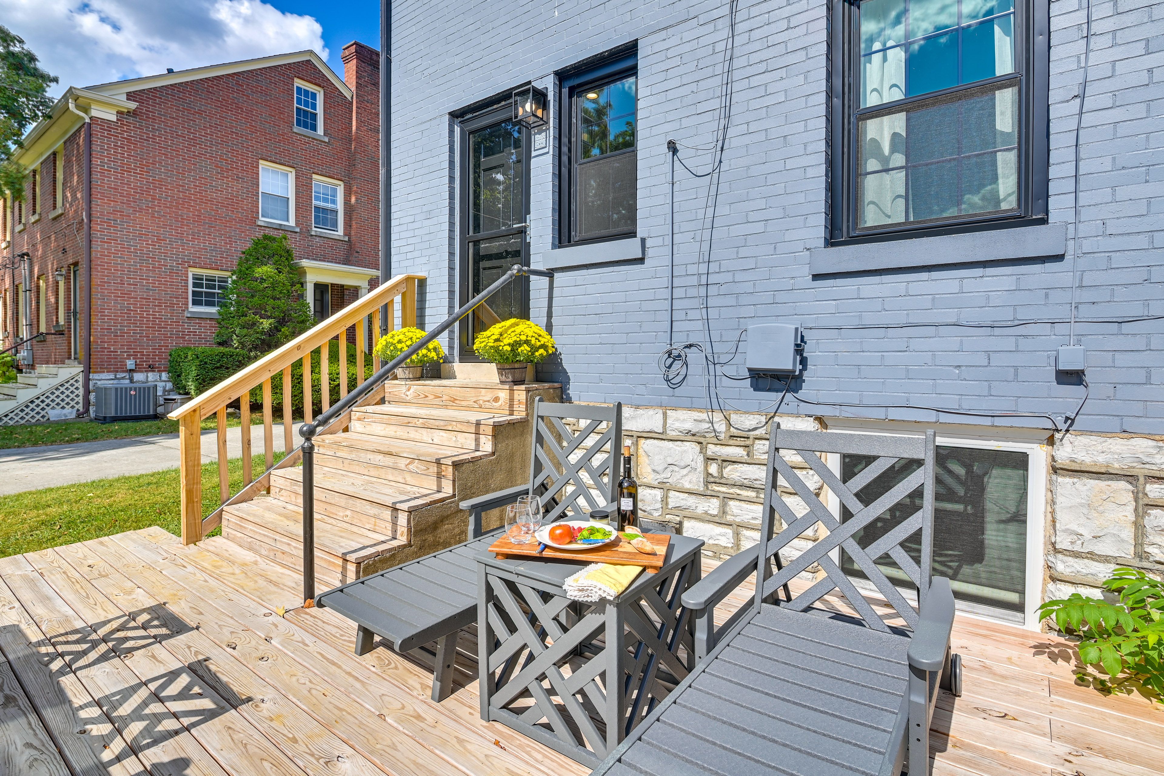 Furnished Deck | Dining Table