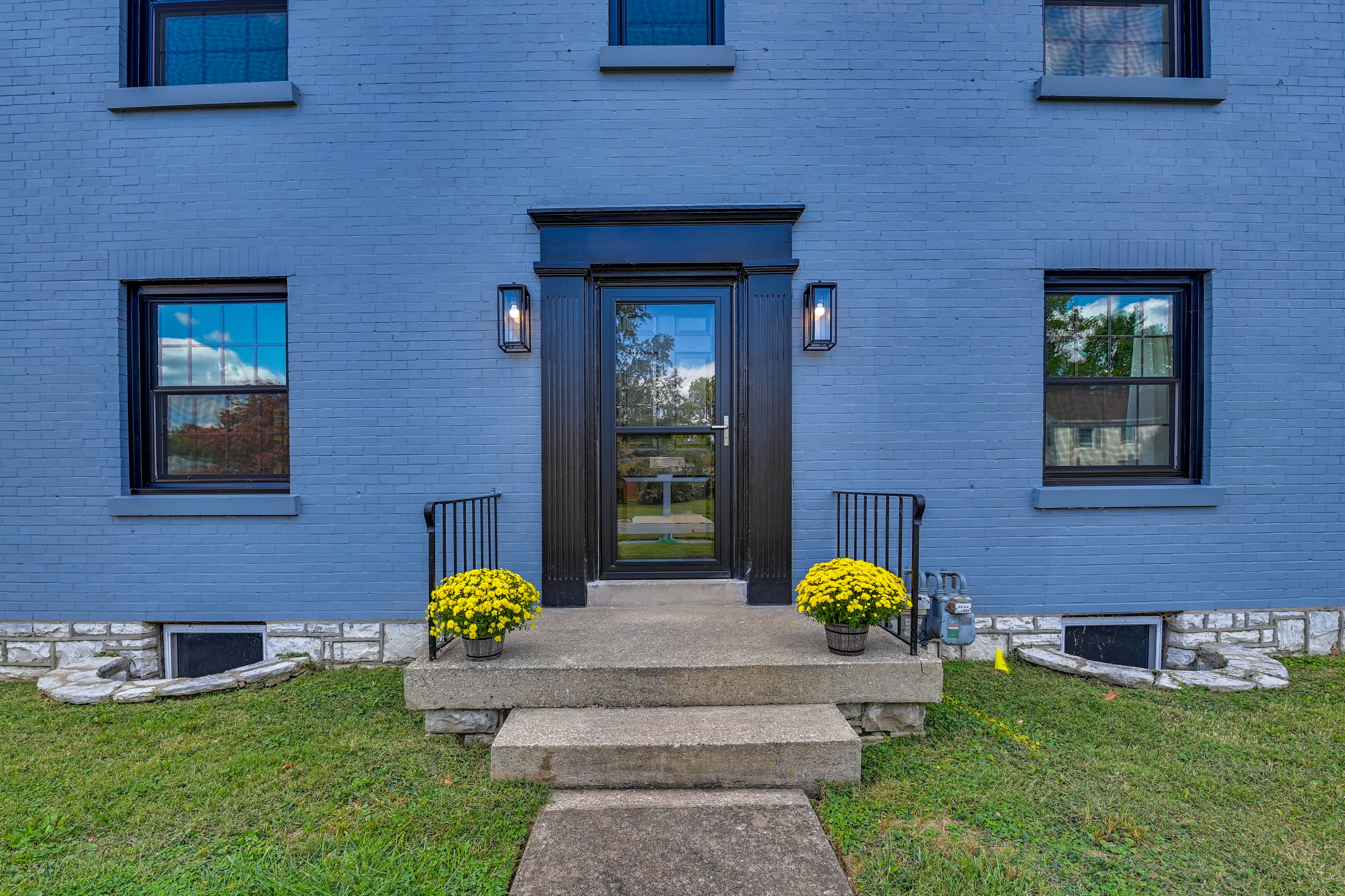 Lexington Vacation Rental | 3BR | 1BA | 2,504 Sq Ft | Stairs Required
