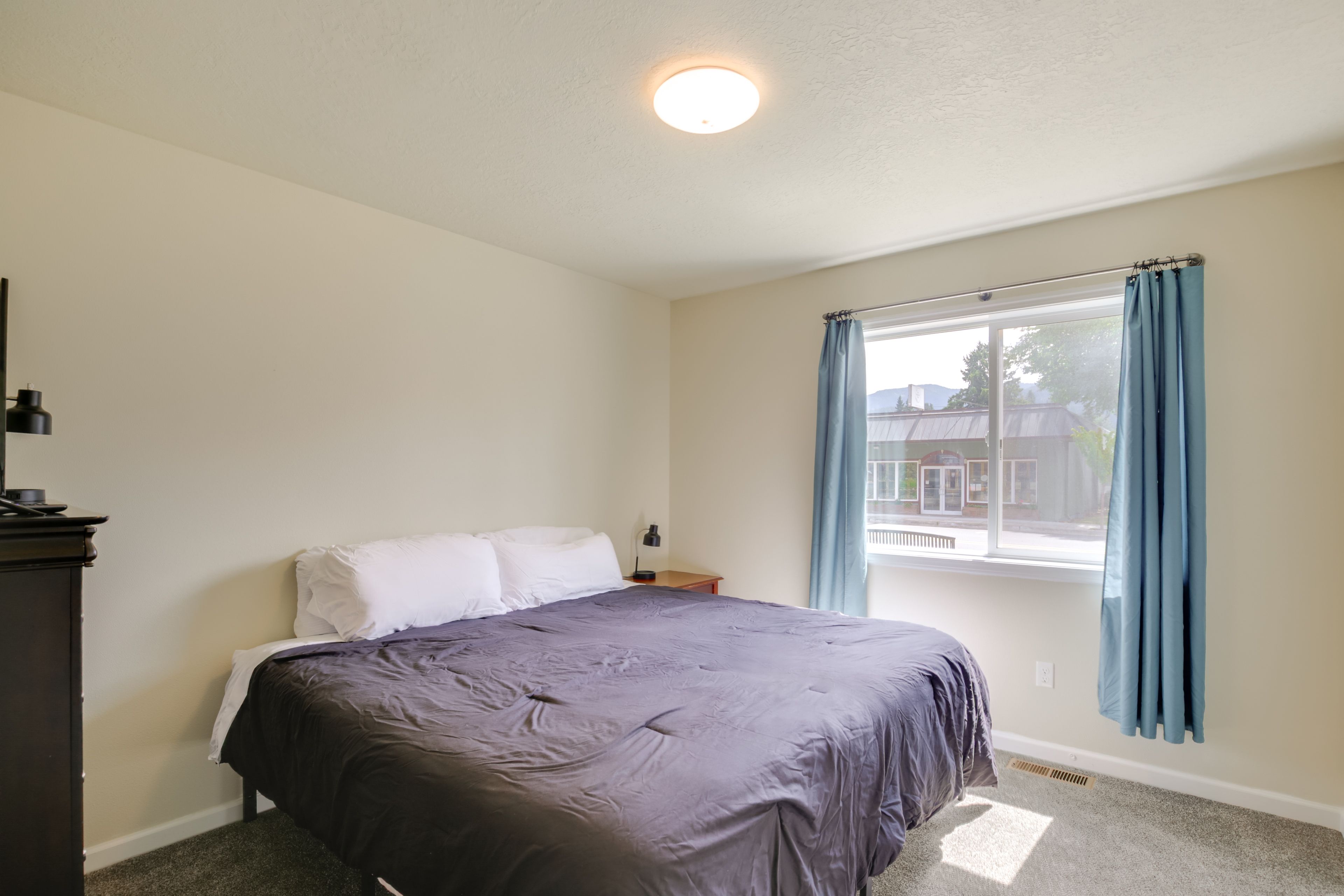 Bedroom 2 | King Bed