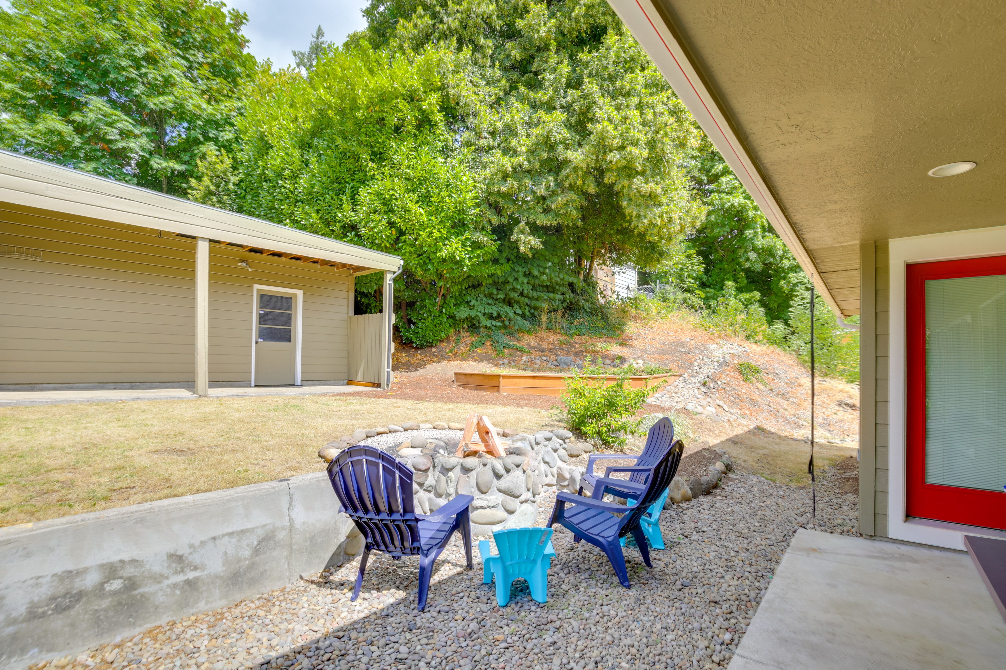 Fire Pit | Outdoor Seating