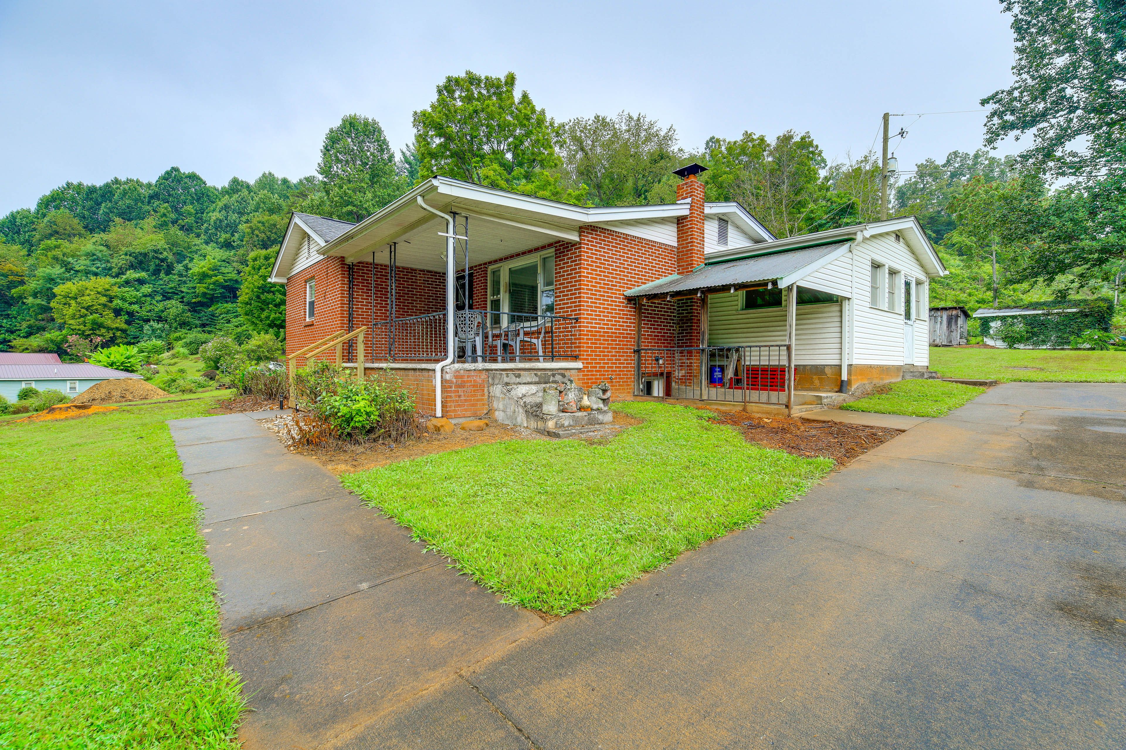 Property Exterior | Single-Story Home