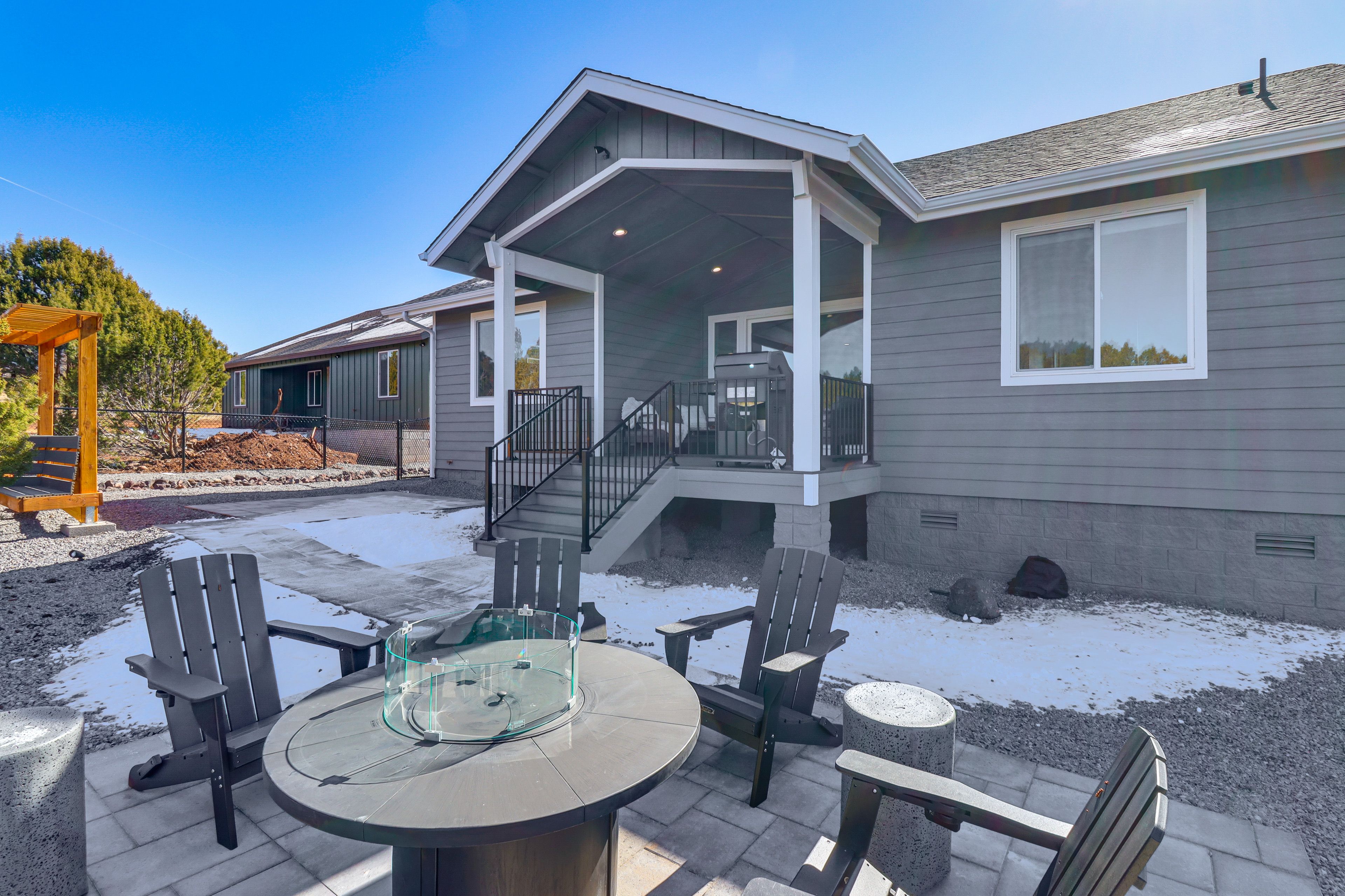 Show Low Vacation Rental | 3BR | 2BA | 1,528 Sq Ft