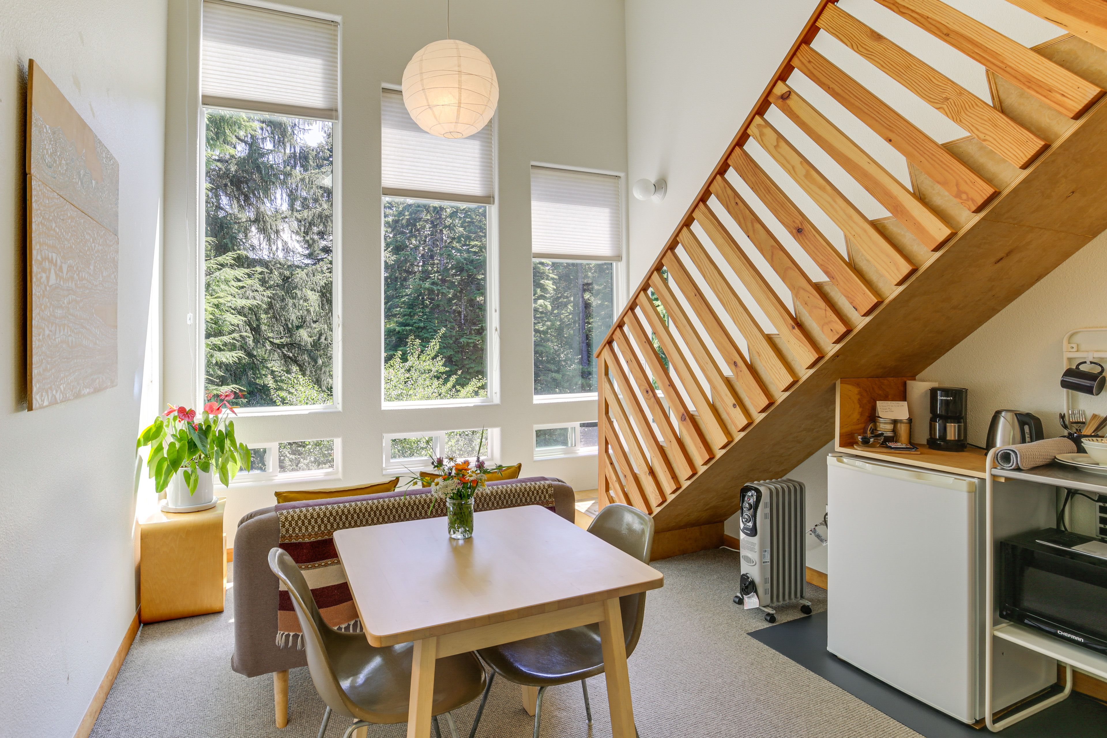 Seal Rock Vacation Rental | Studio | 1BA | 353 Sq Ft | Stairs Required