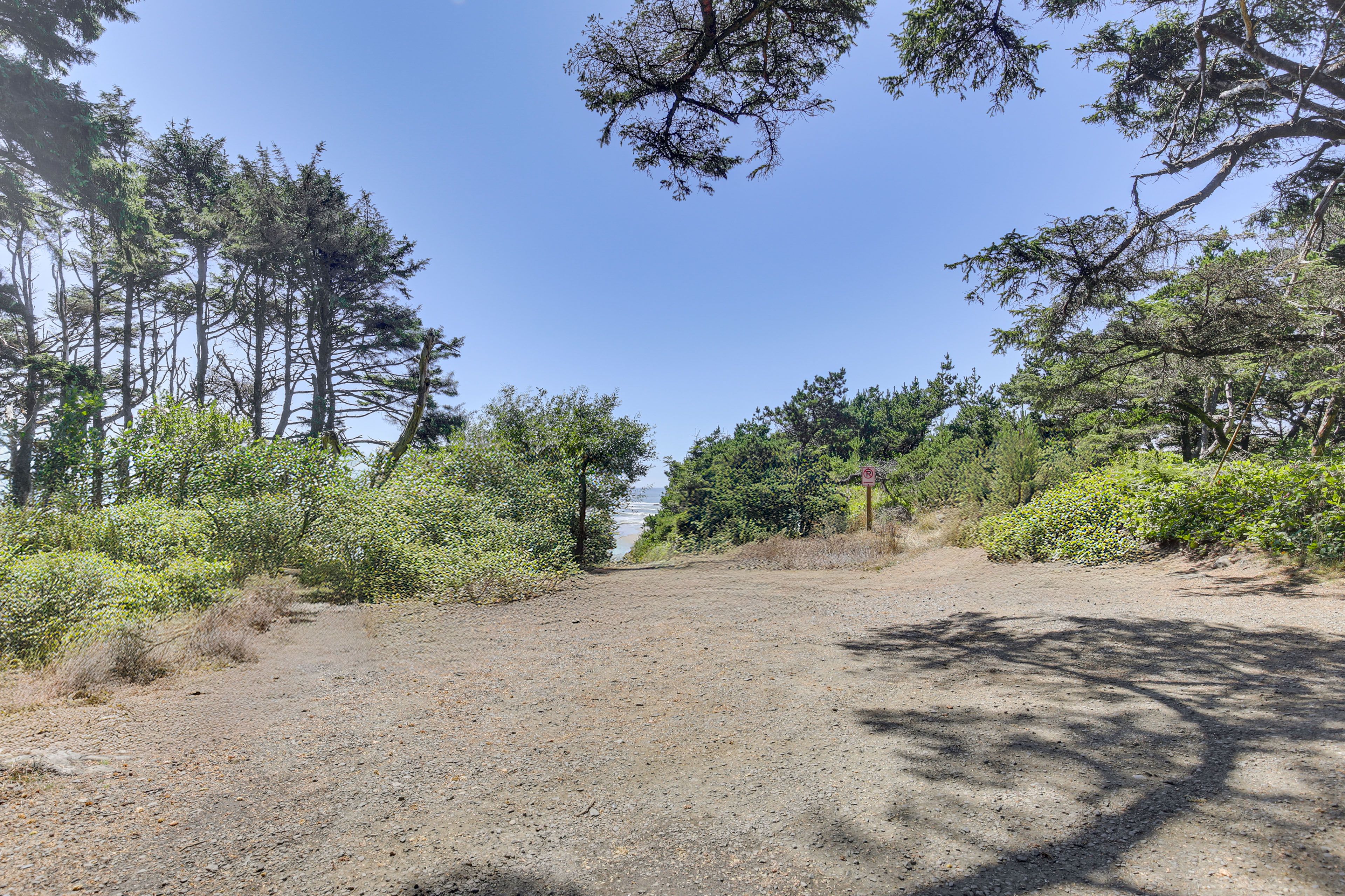 Walk to Beach & Trail Access