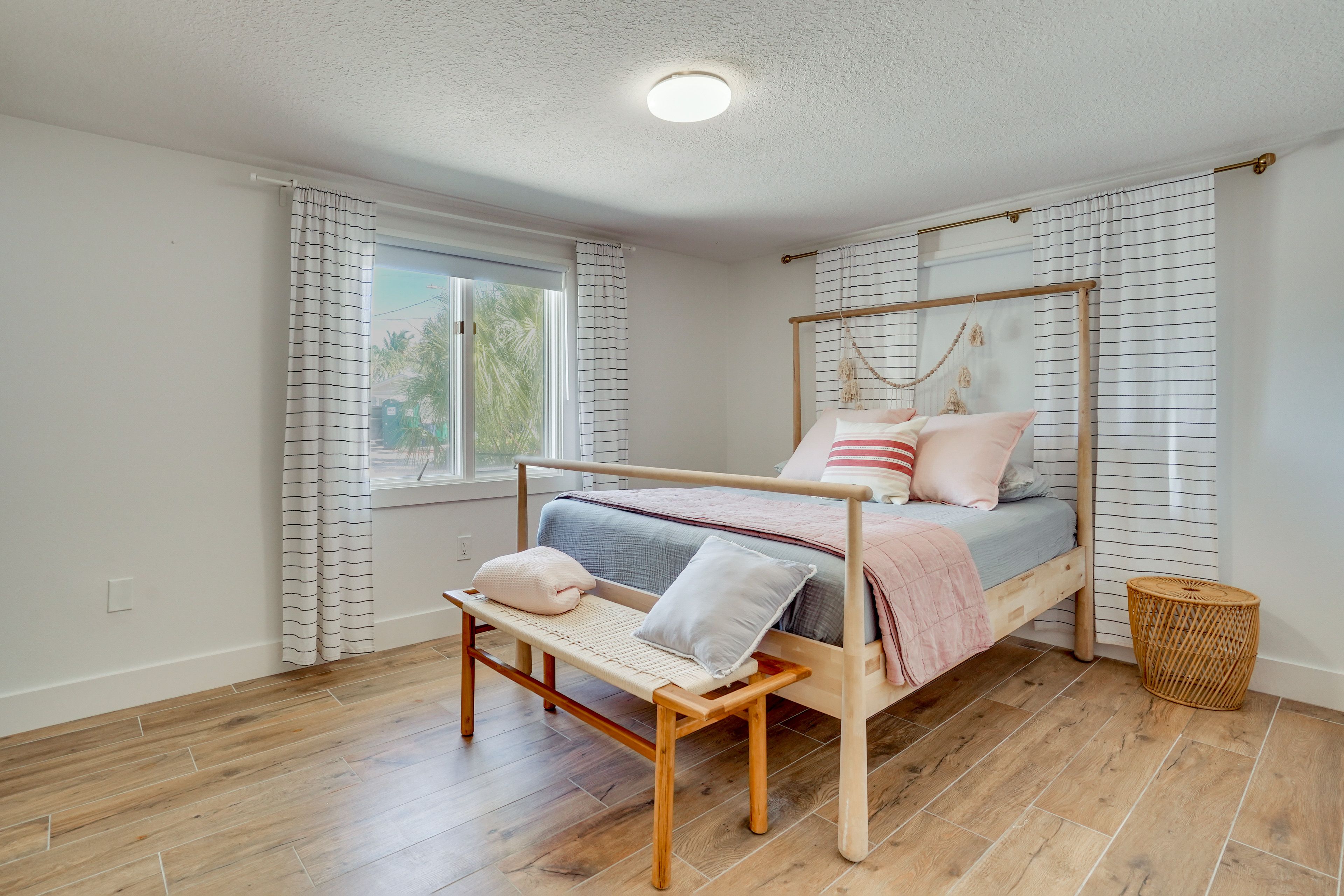 Bedroom 2 | Queen Bed | 1st Floor