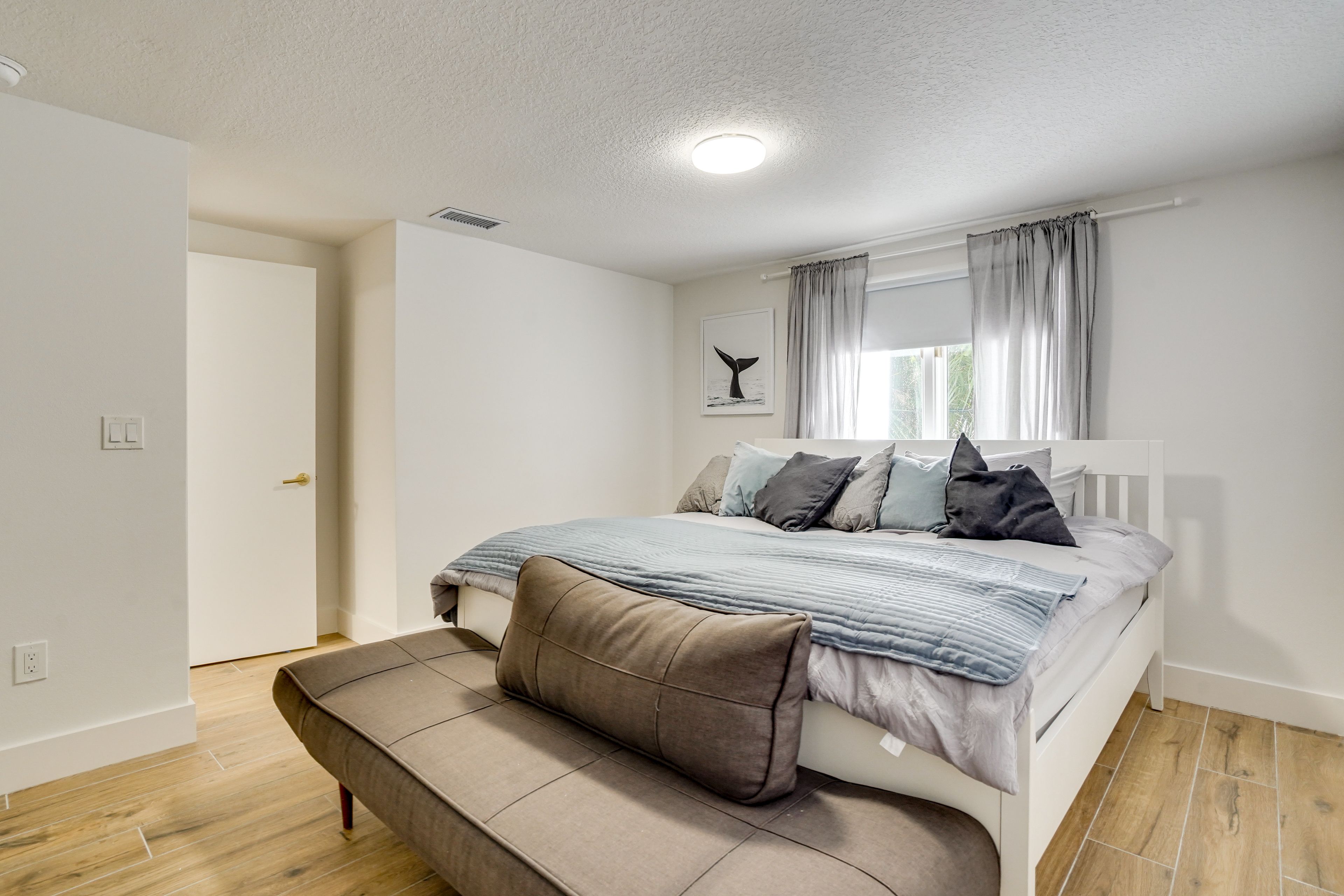 Bedroom 1 | King Bed | 1st Floor