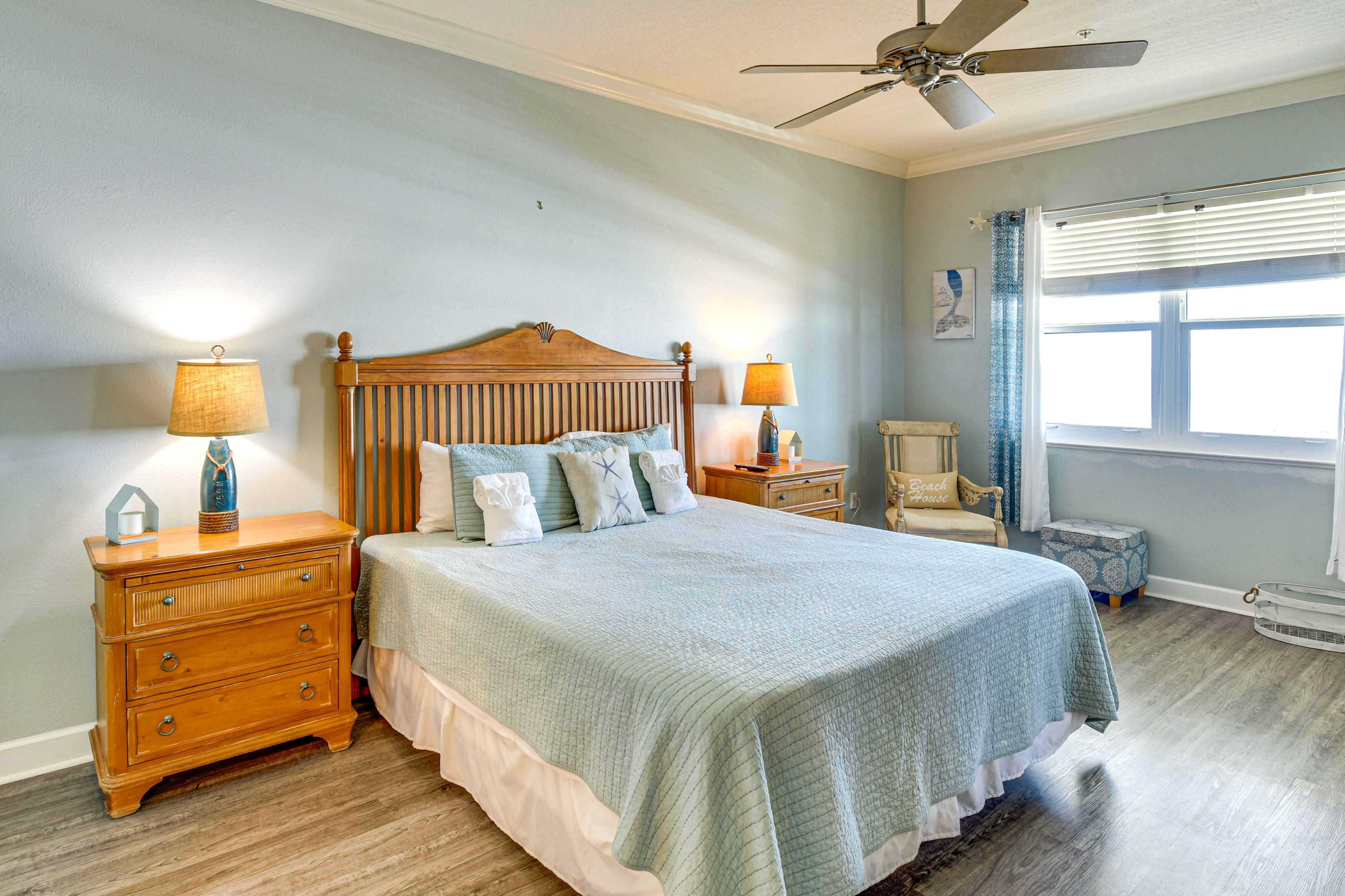 Bedroom 1 | King Bed | Linens Provided