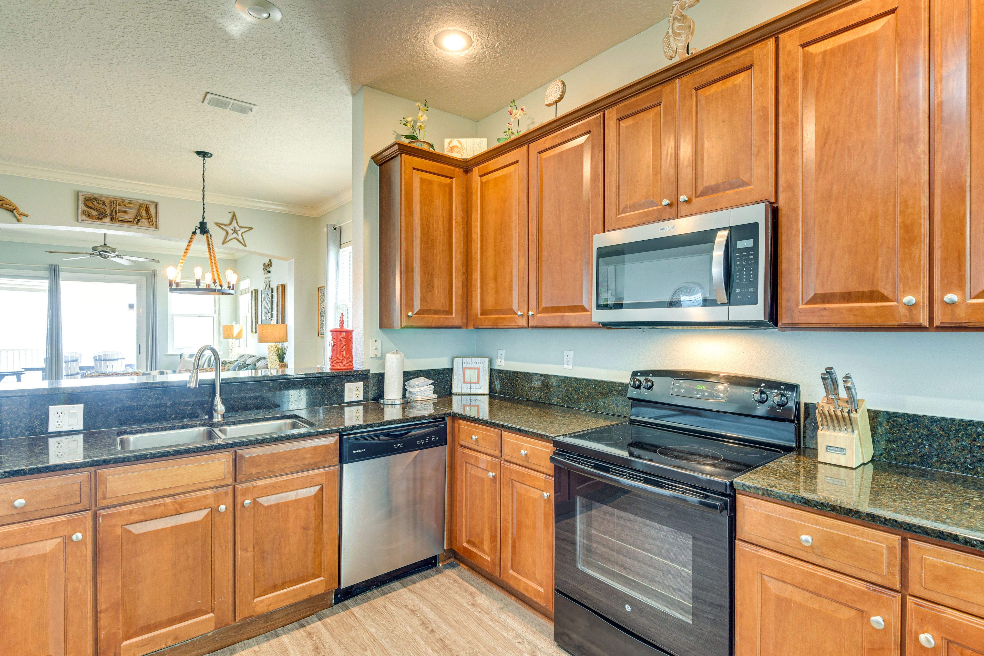 Kitchen | Keurig & Drip Coffee Makers | Toaster | Cooking Basics