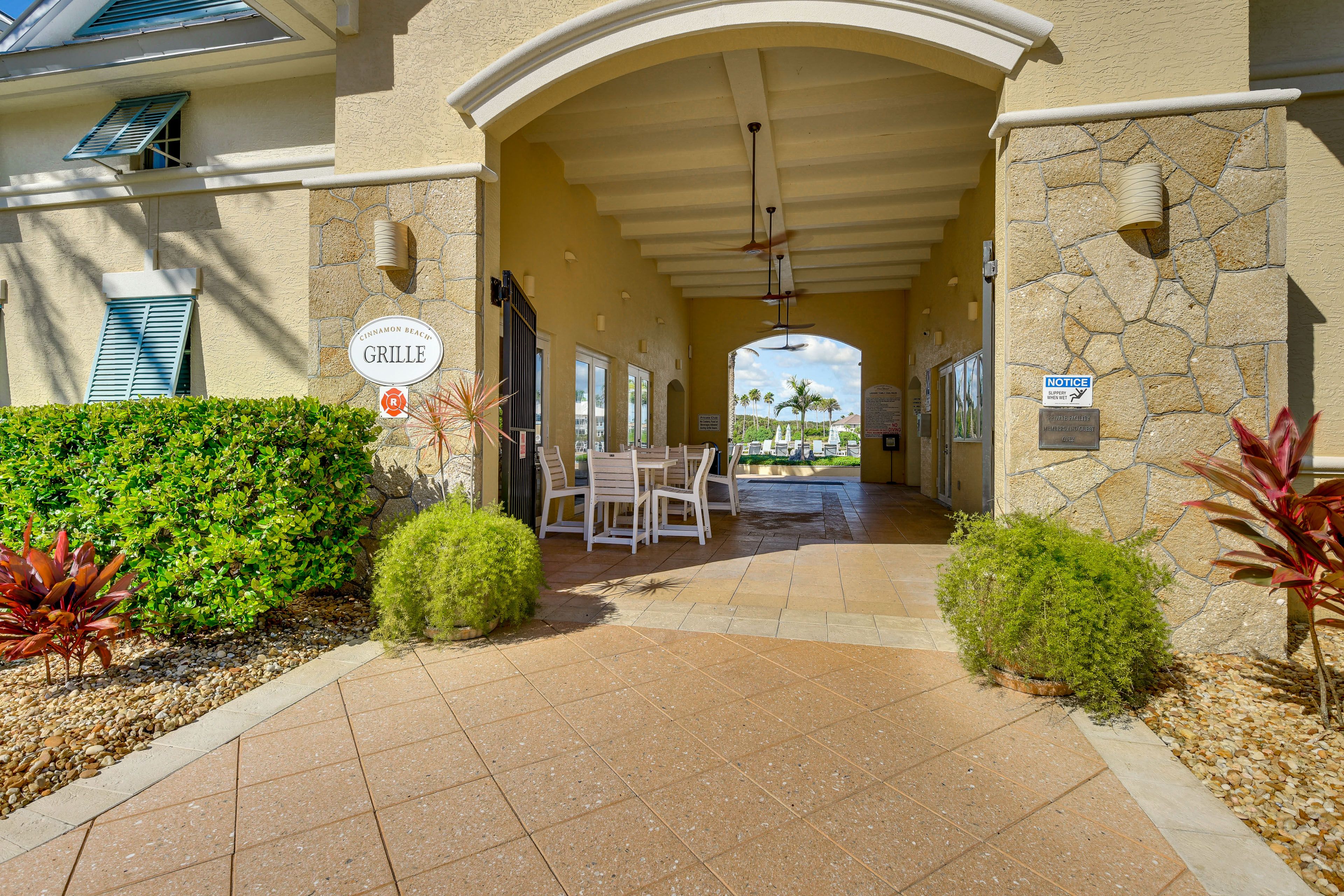 Clubhouse w/ Seasonal Restaurant & Bar
