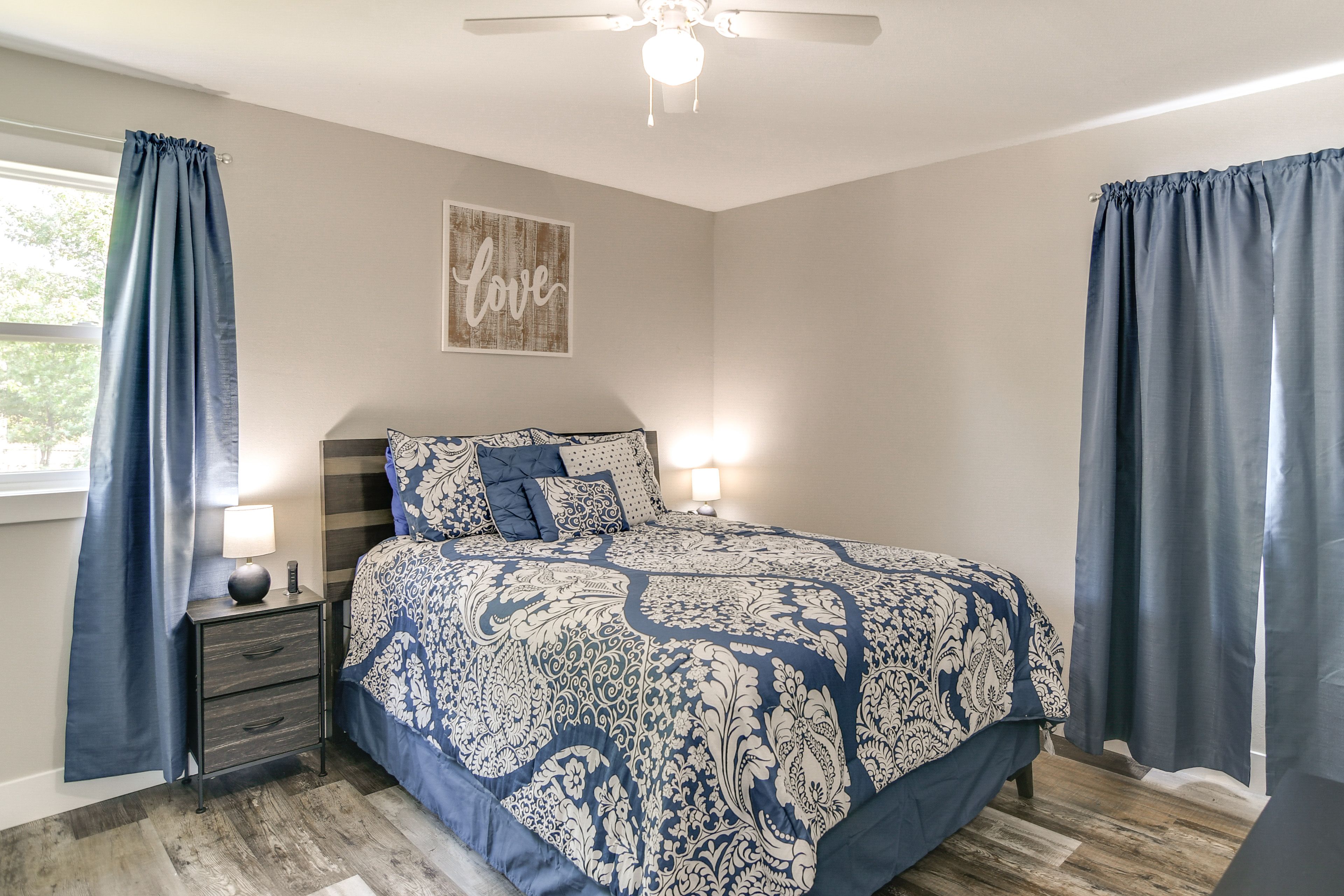 Bedroom 1 | Queen Bed | Upper Level