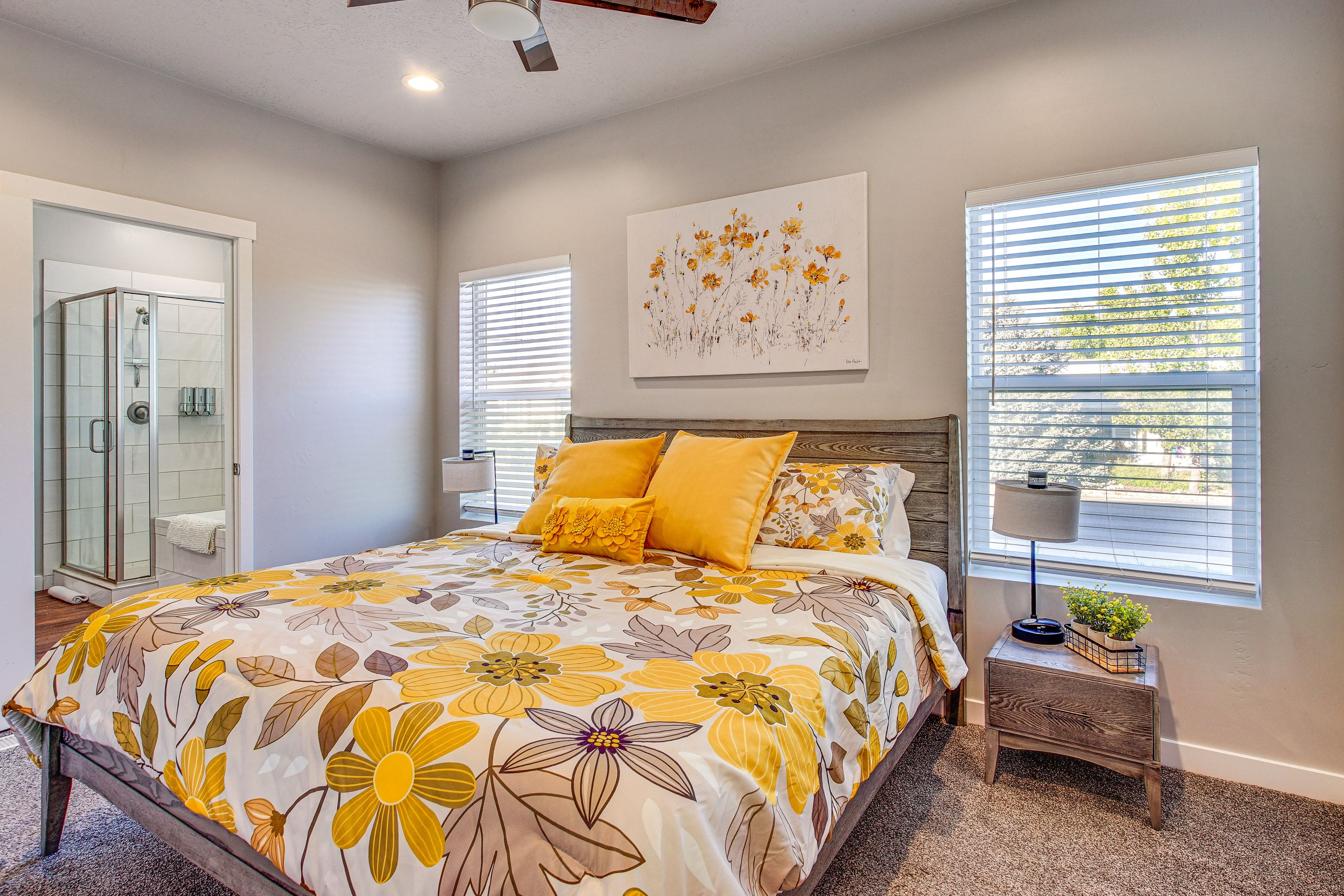 Bedroom 1 | King Bed | Linens Provided | 1st Floor