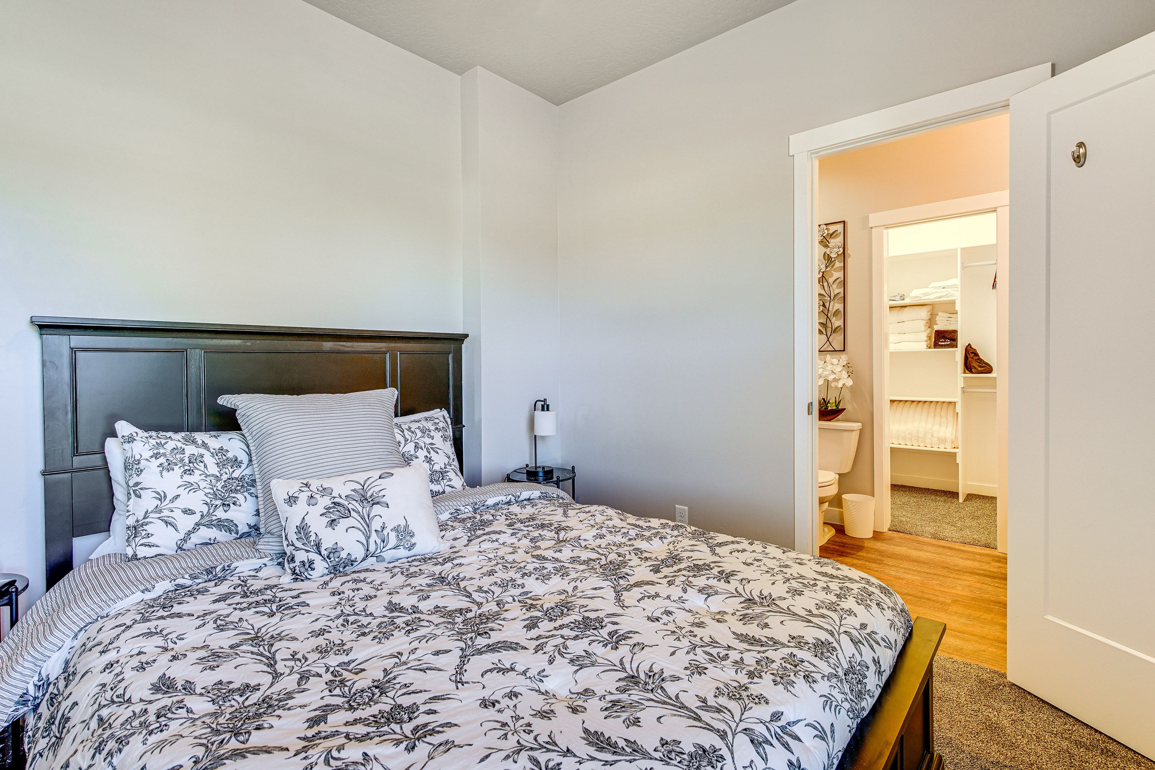 Bedroom 4 | Queen Bed | 2nd Floor