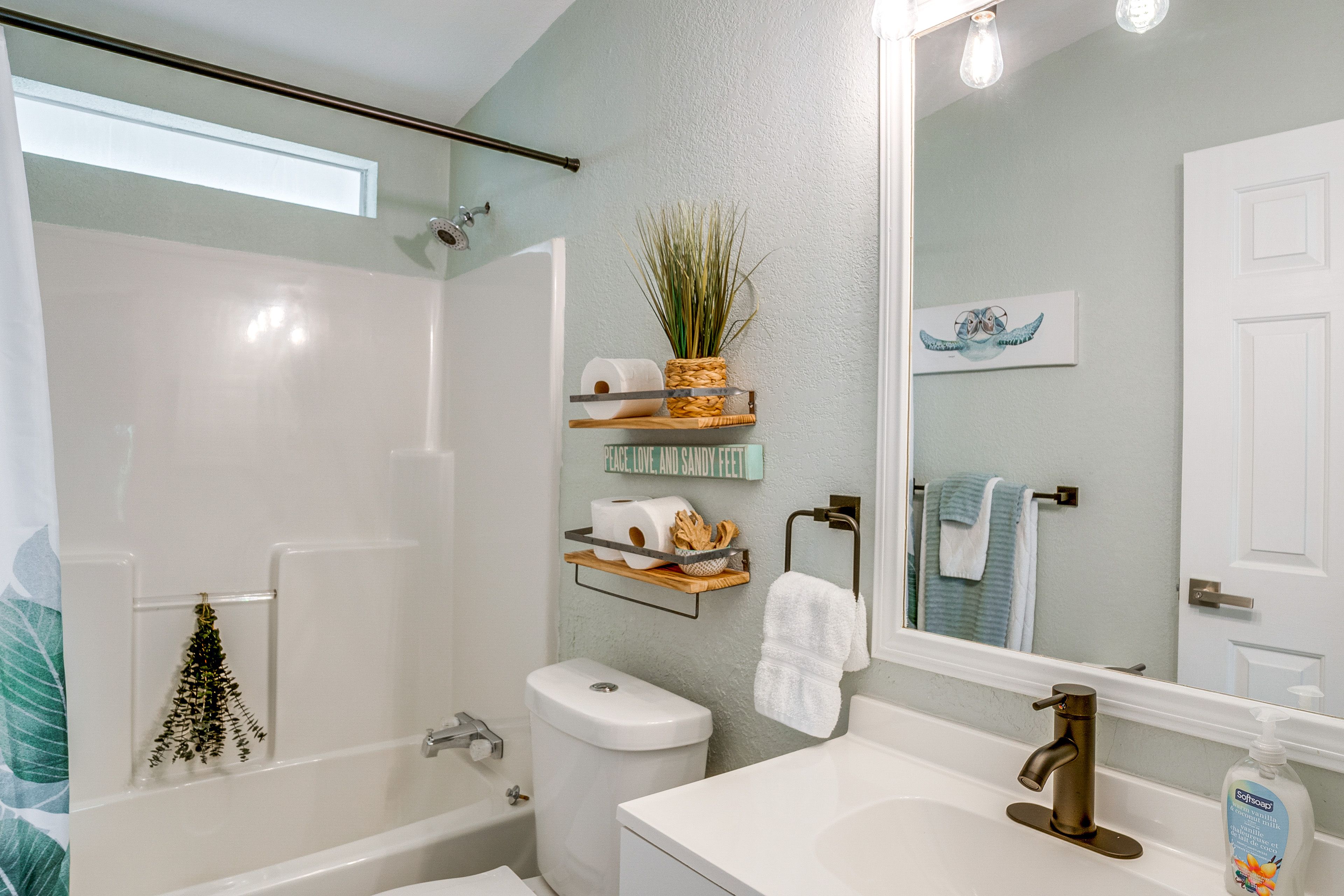 Full Bathroom