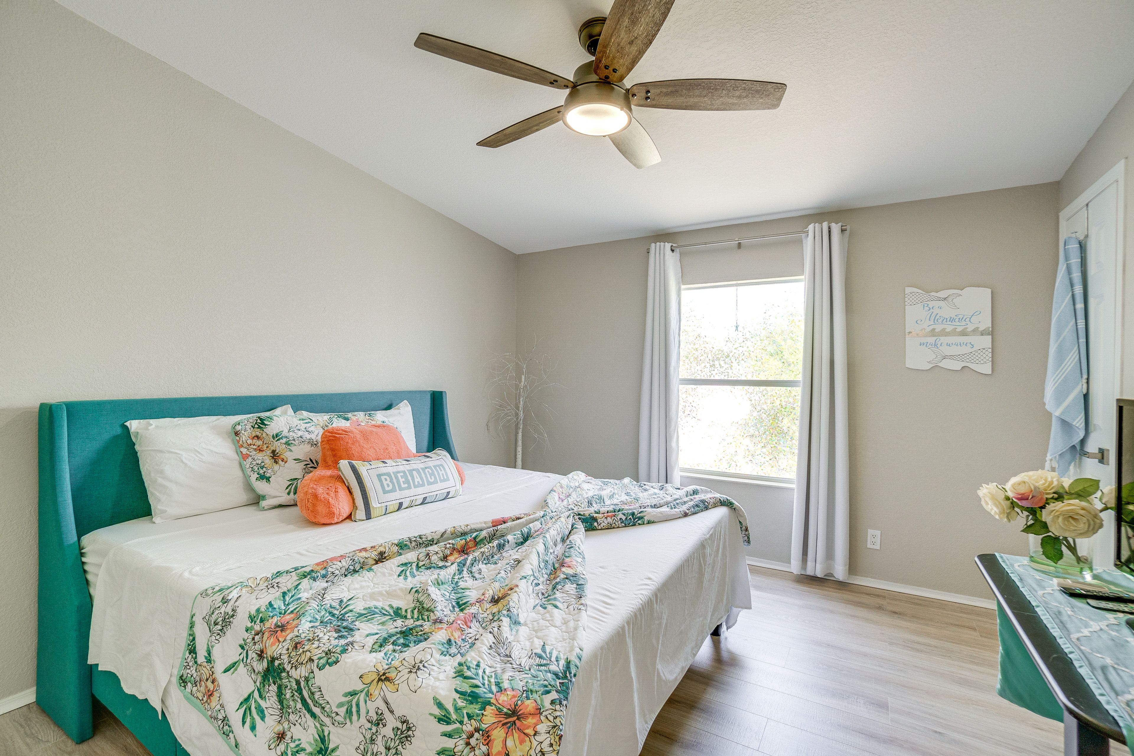 Bedroom 2 | King Bed