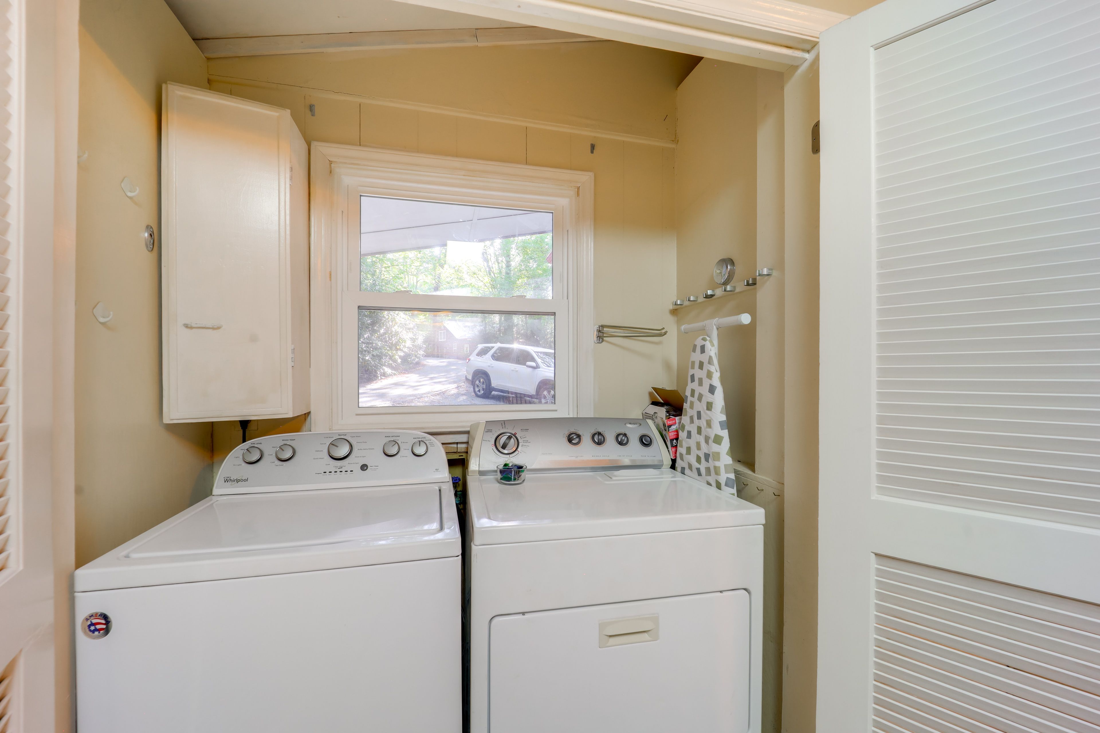 Laundry Closet | Washer/Dryer | Iron/Board