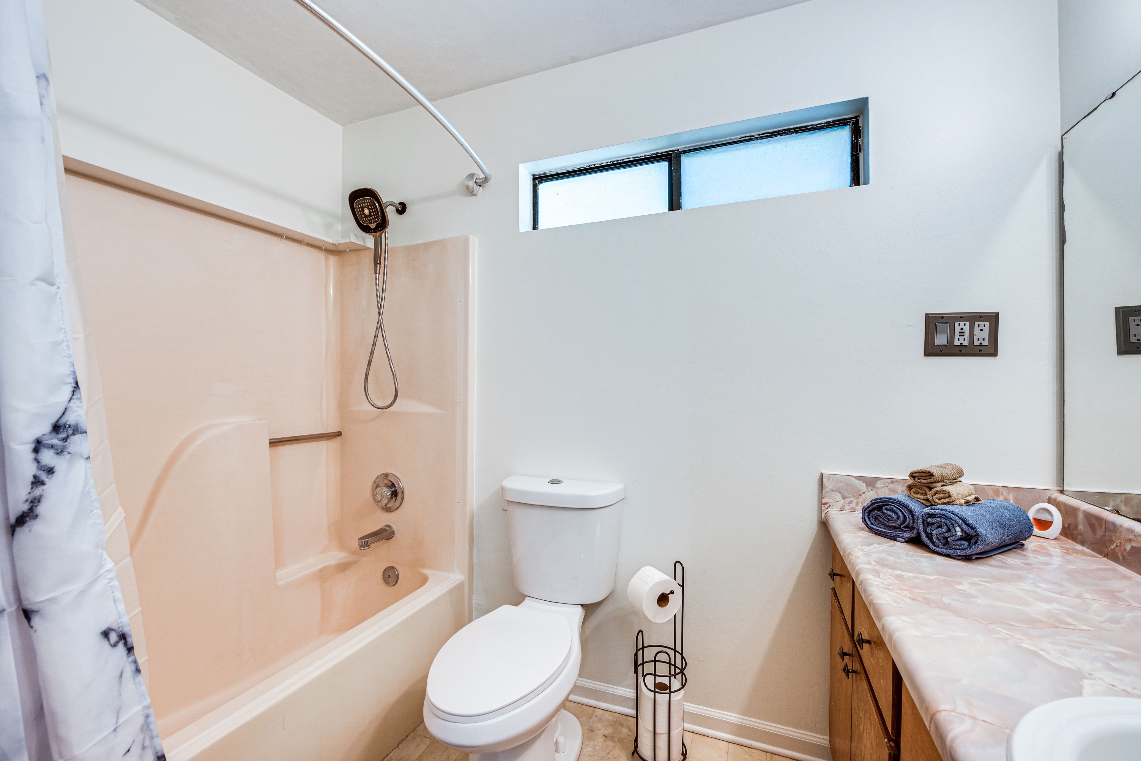 En-Suite Bathroom | Towels Provided
