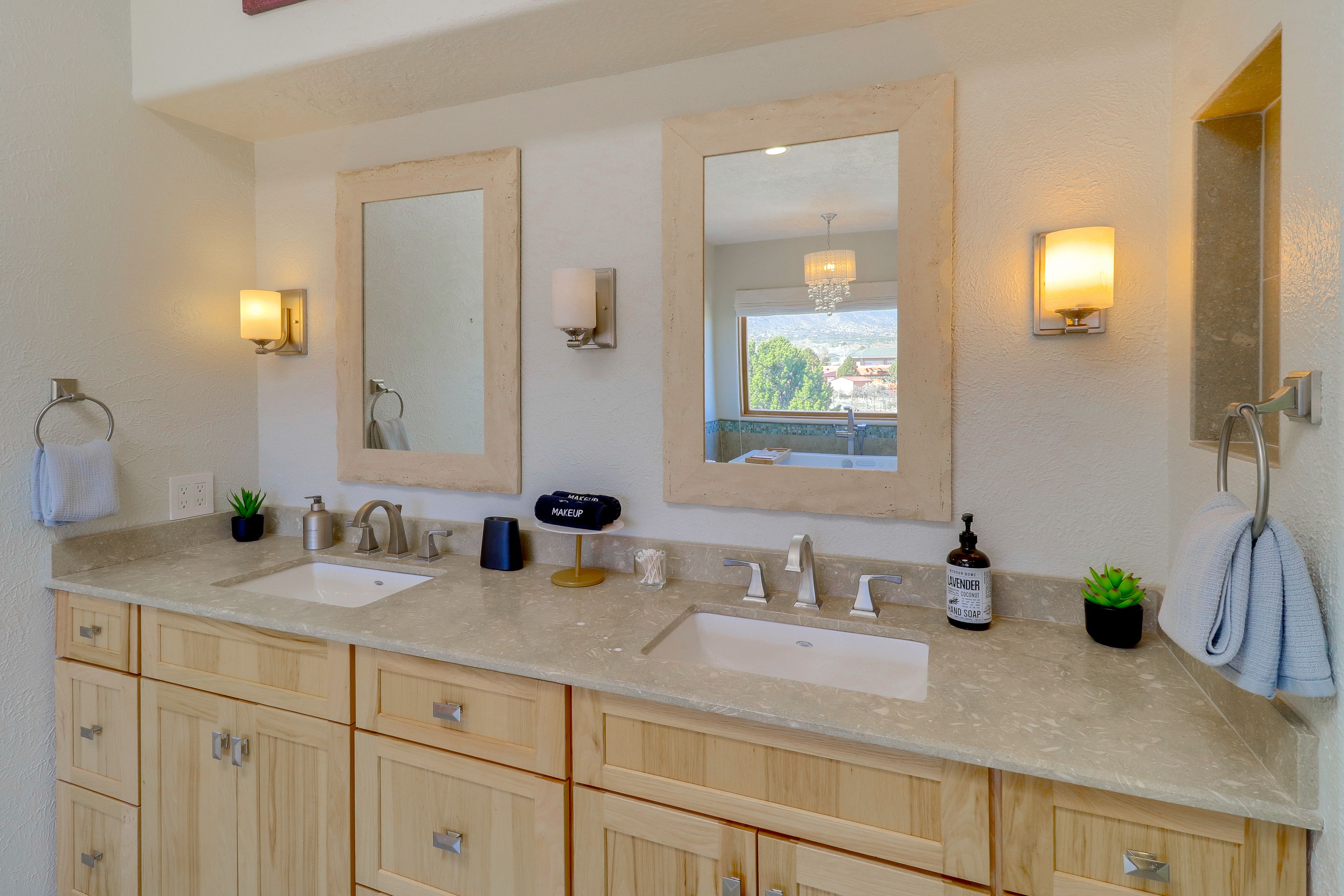 Full Bathroom | 2nd Floor