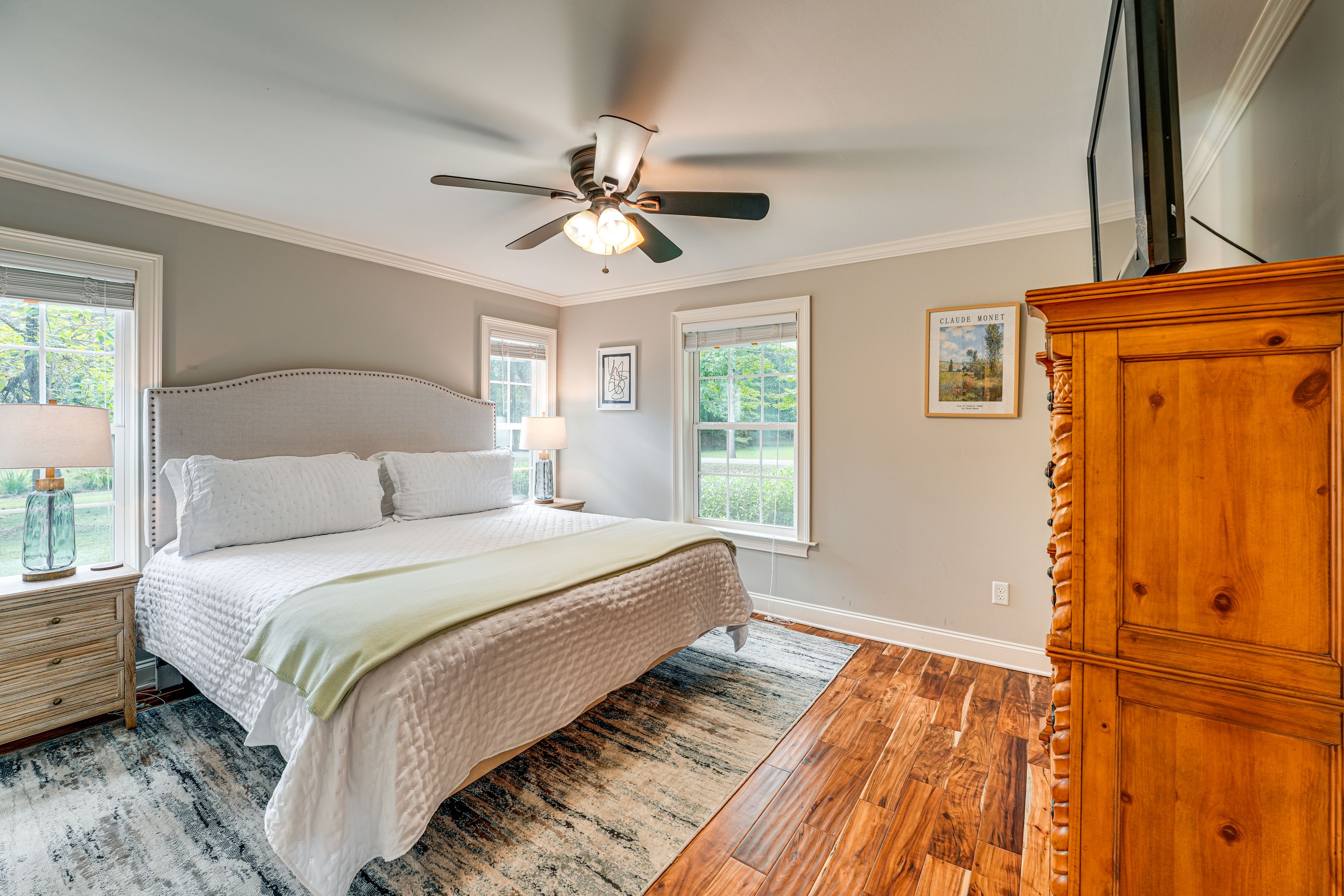 Bedroom 1 | King Bed | TV