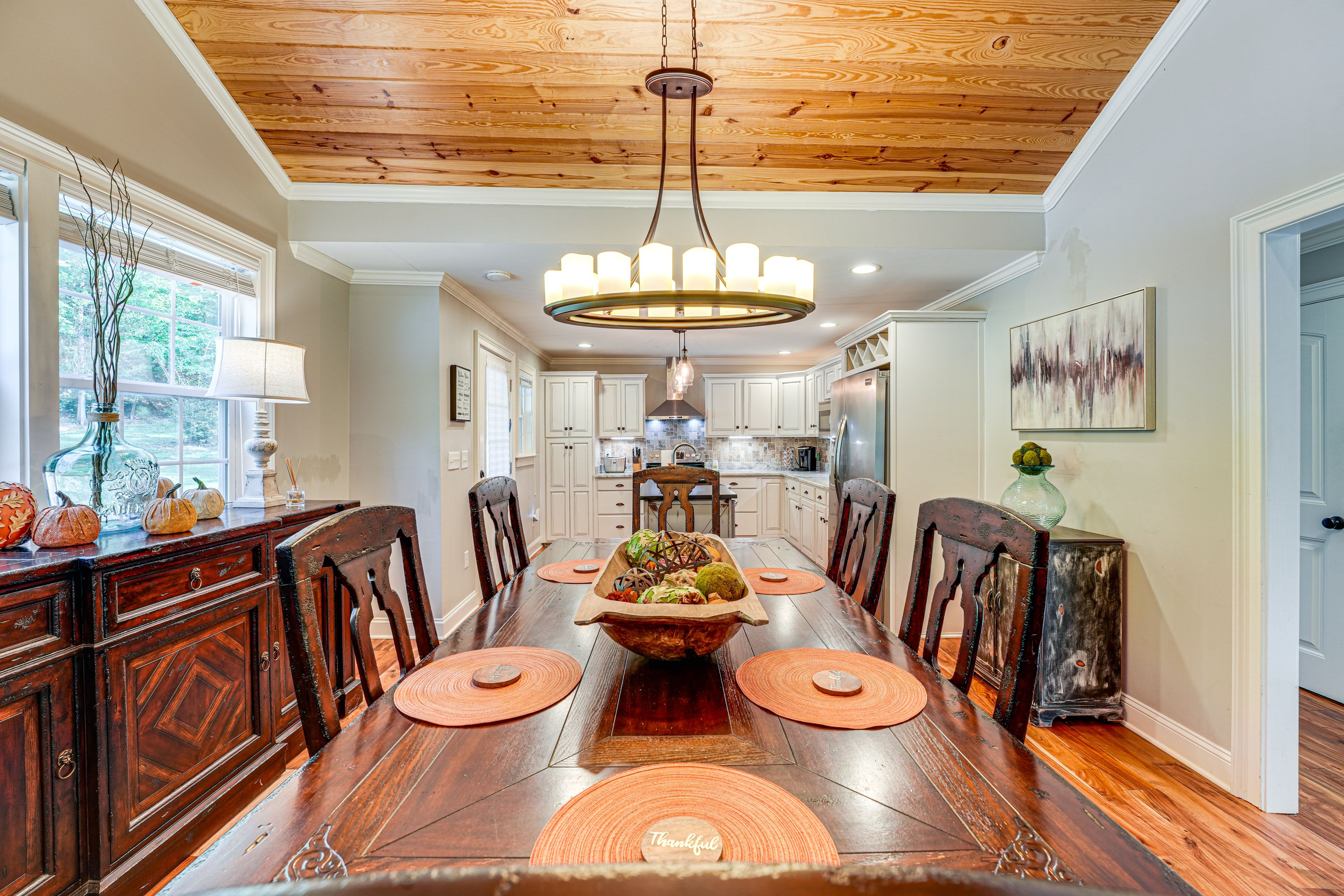 Dining Table | Dishware/Flatware