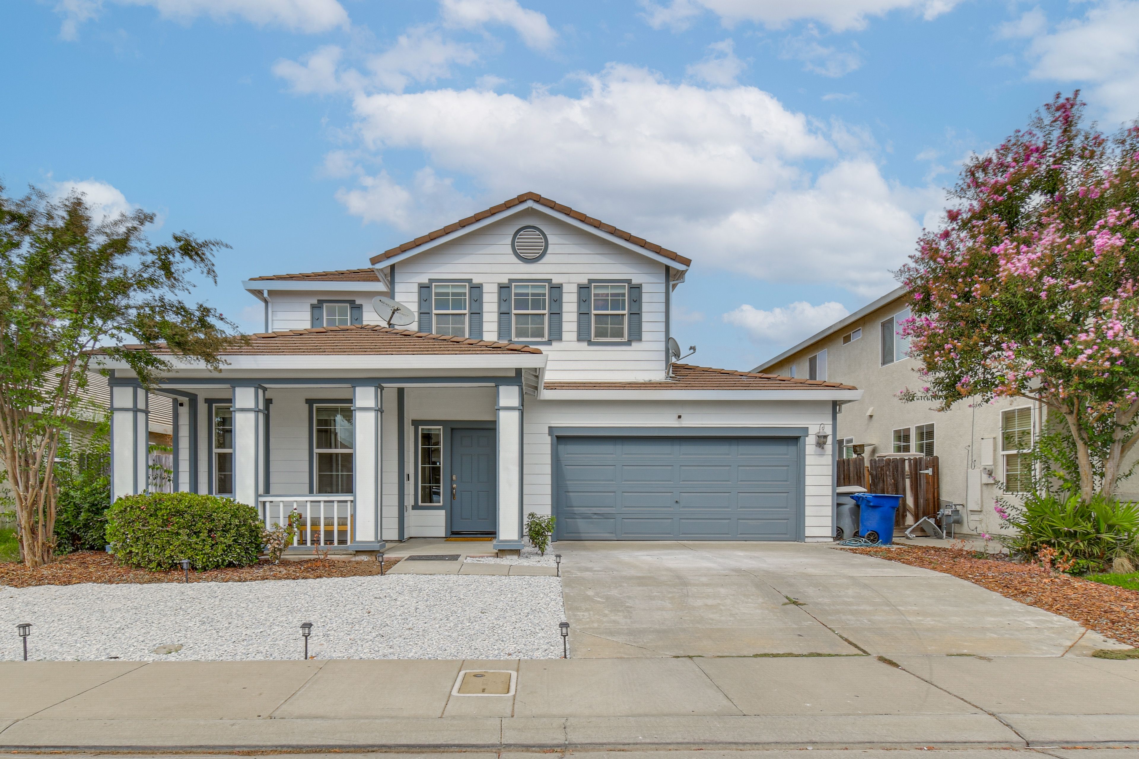 Merced Vacation Rental | 5BR | 3BA | 2,732 Sq Ft | 1 Step Required