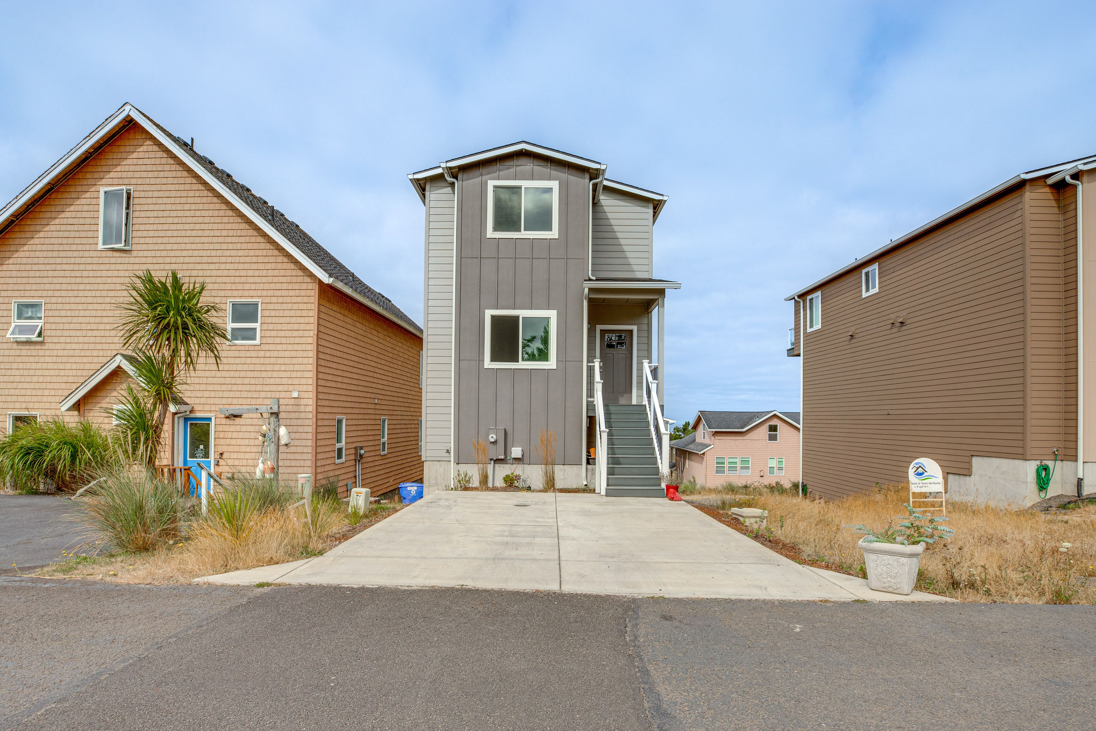 Property Exterior | 2-Story Home