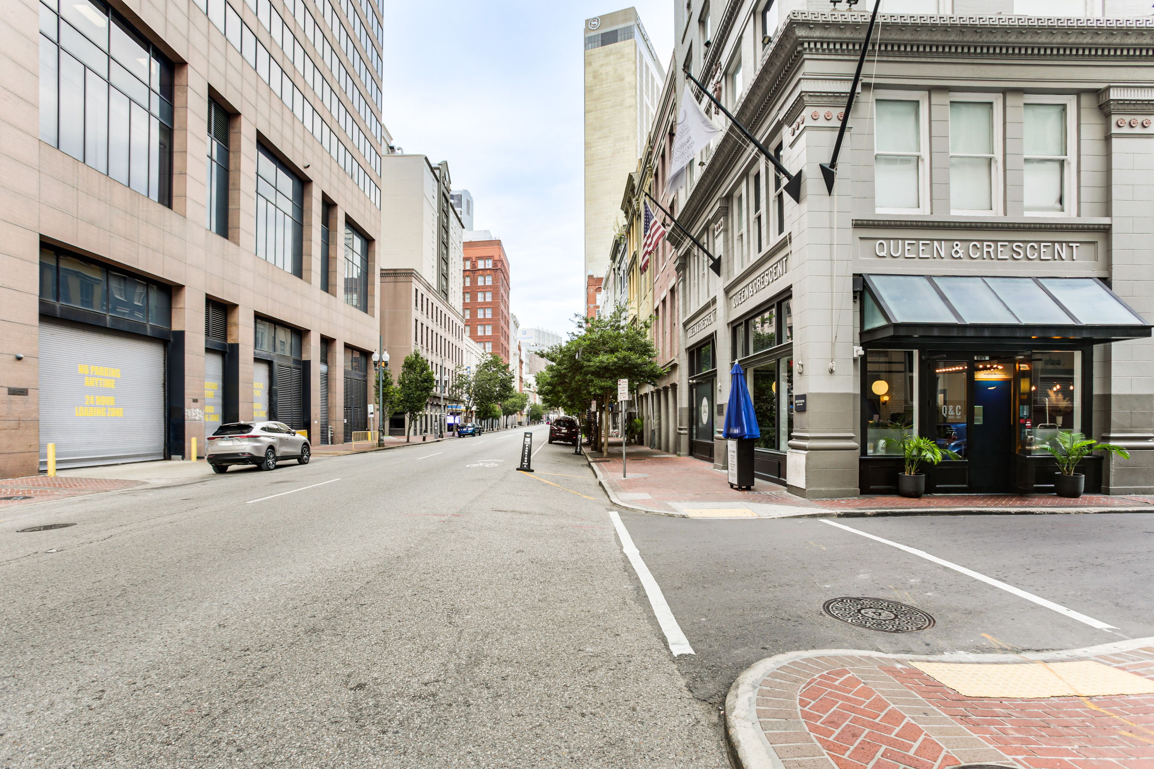 Public Parking (Addt'l Fee Required) | Parking Garage | Parking Lot