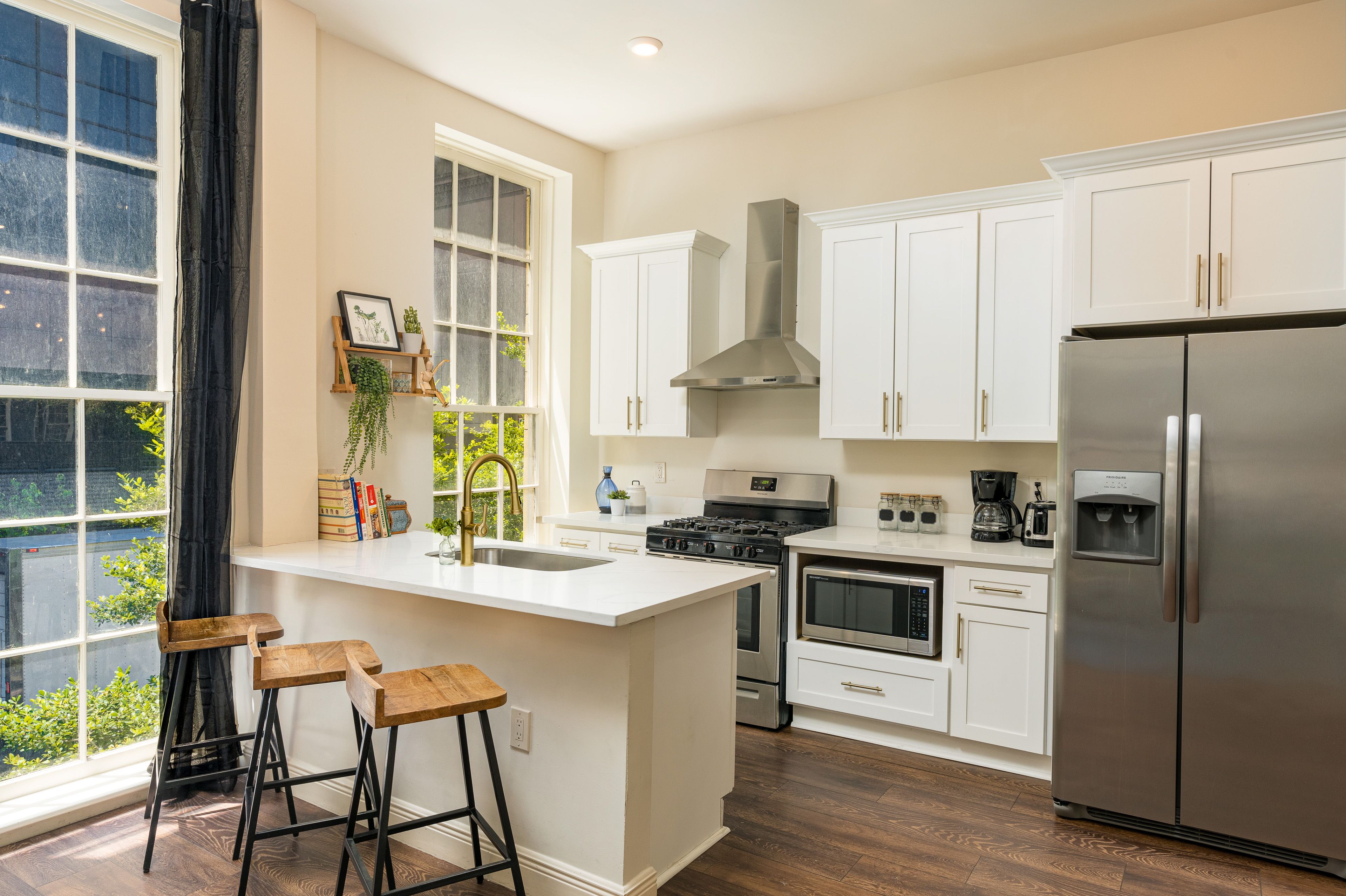 Kitchen | Trash Bags & Paper Towels