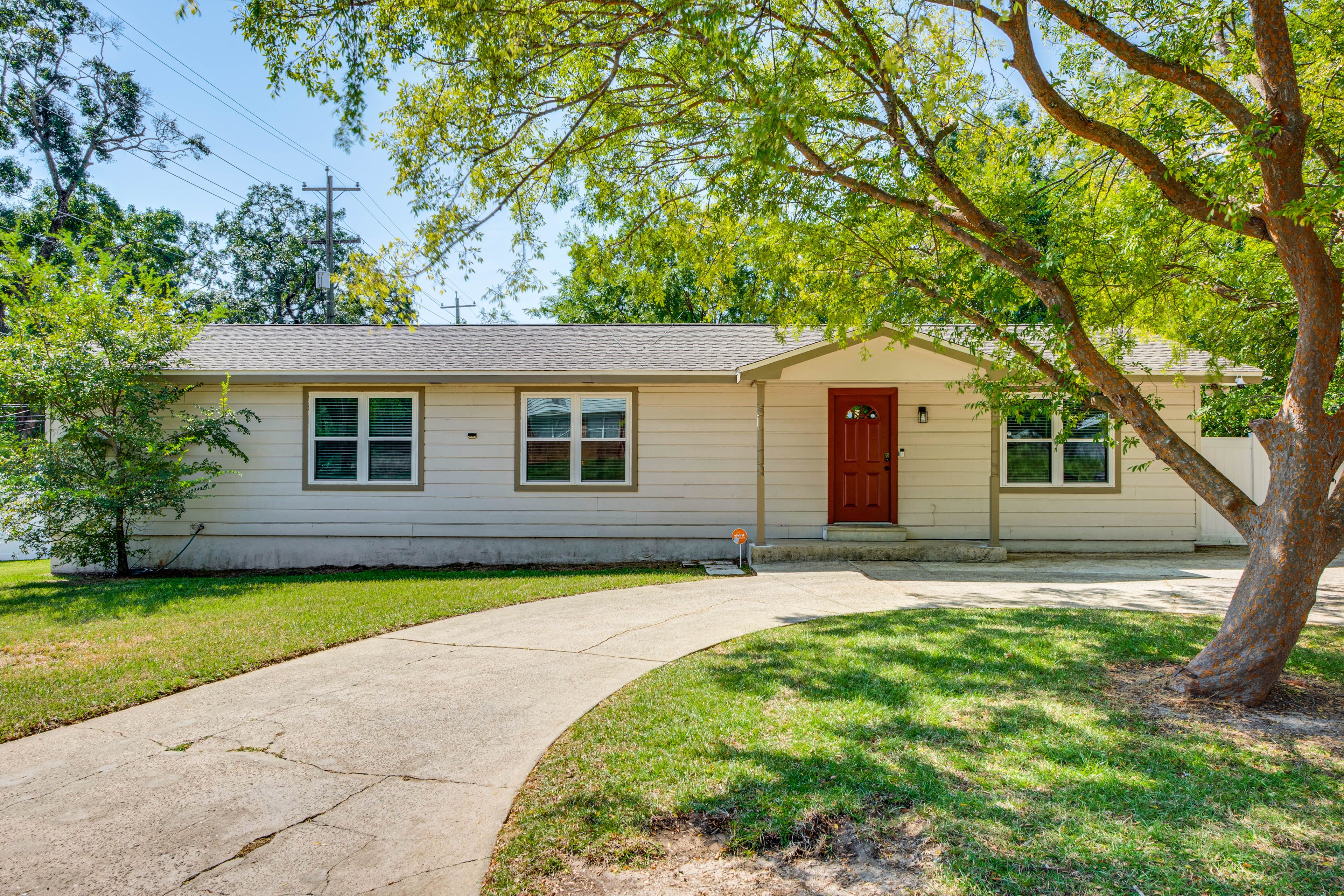 Property Exterior | Single-Story Home