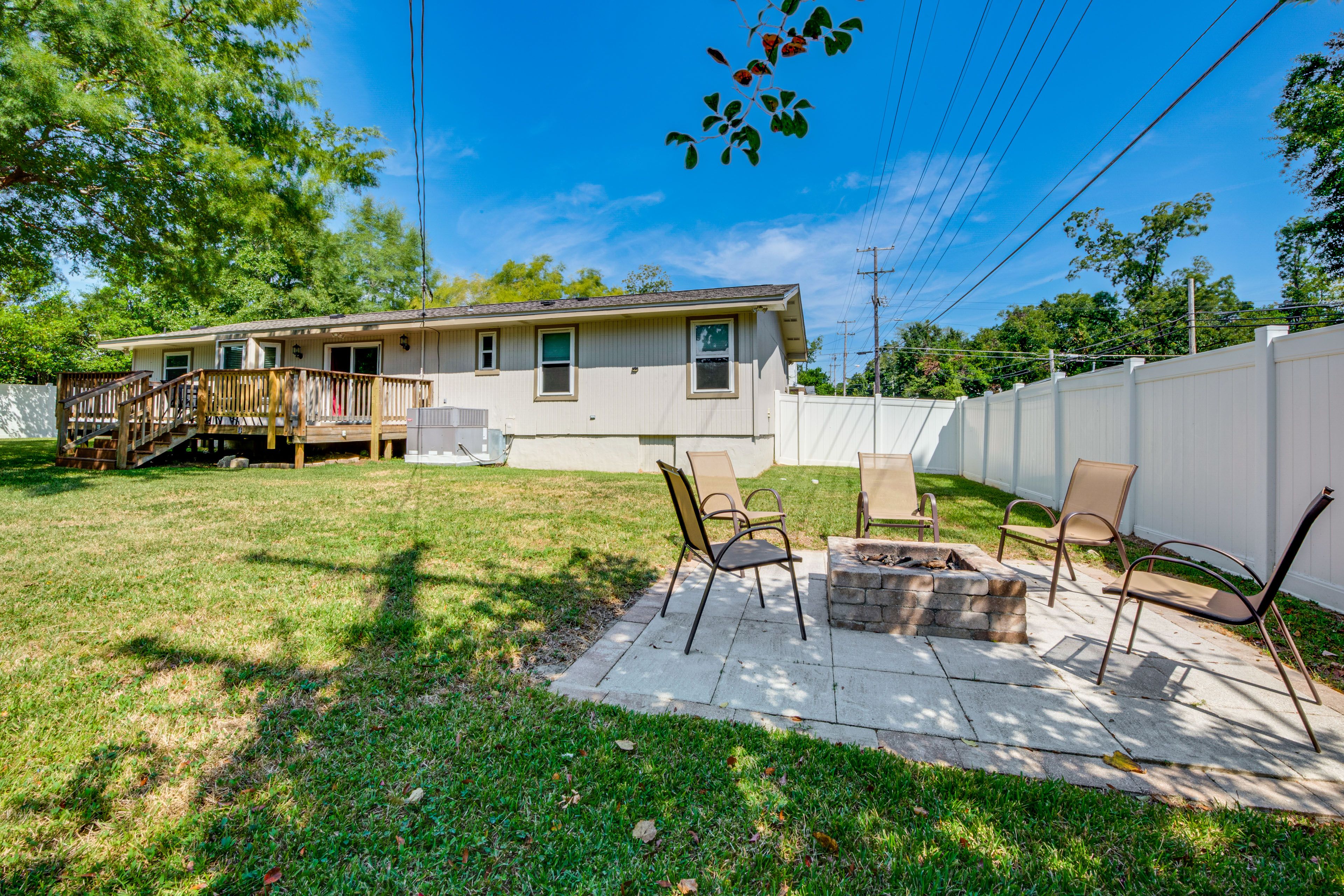Tallahassee Vacation Rental | 3BR | 2BA | 2 Steps Required | 1,452 Sq Ft
