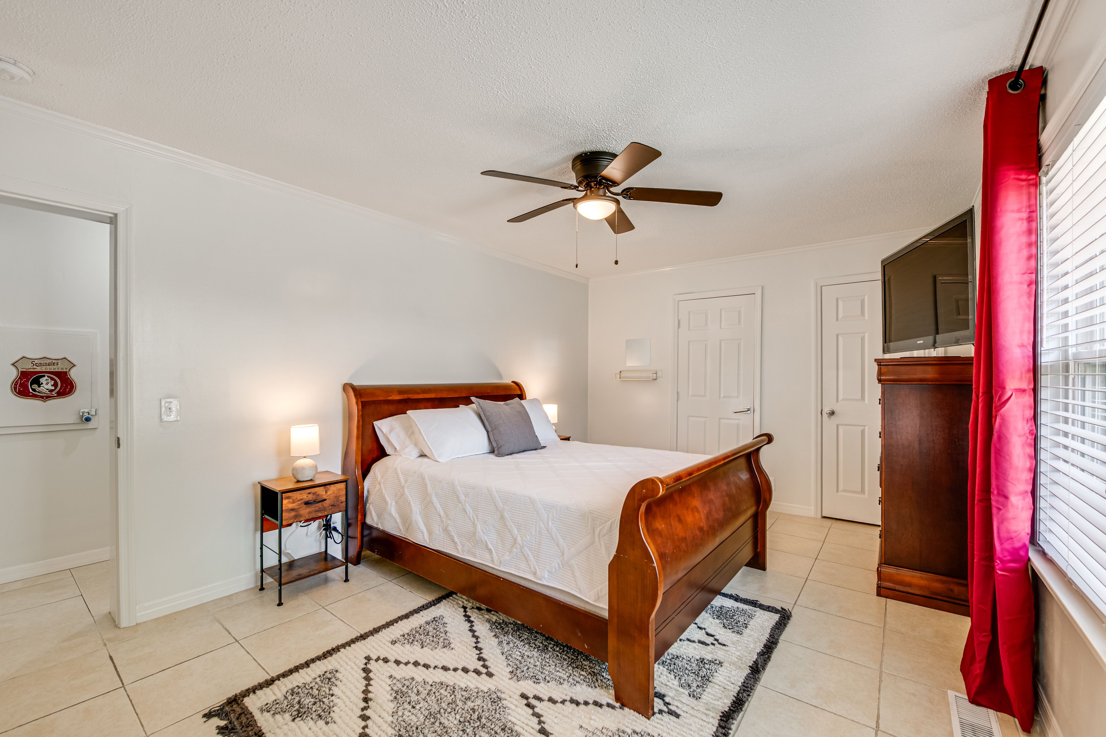 Bedroom 2 | Queen Bed