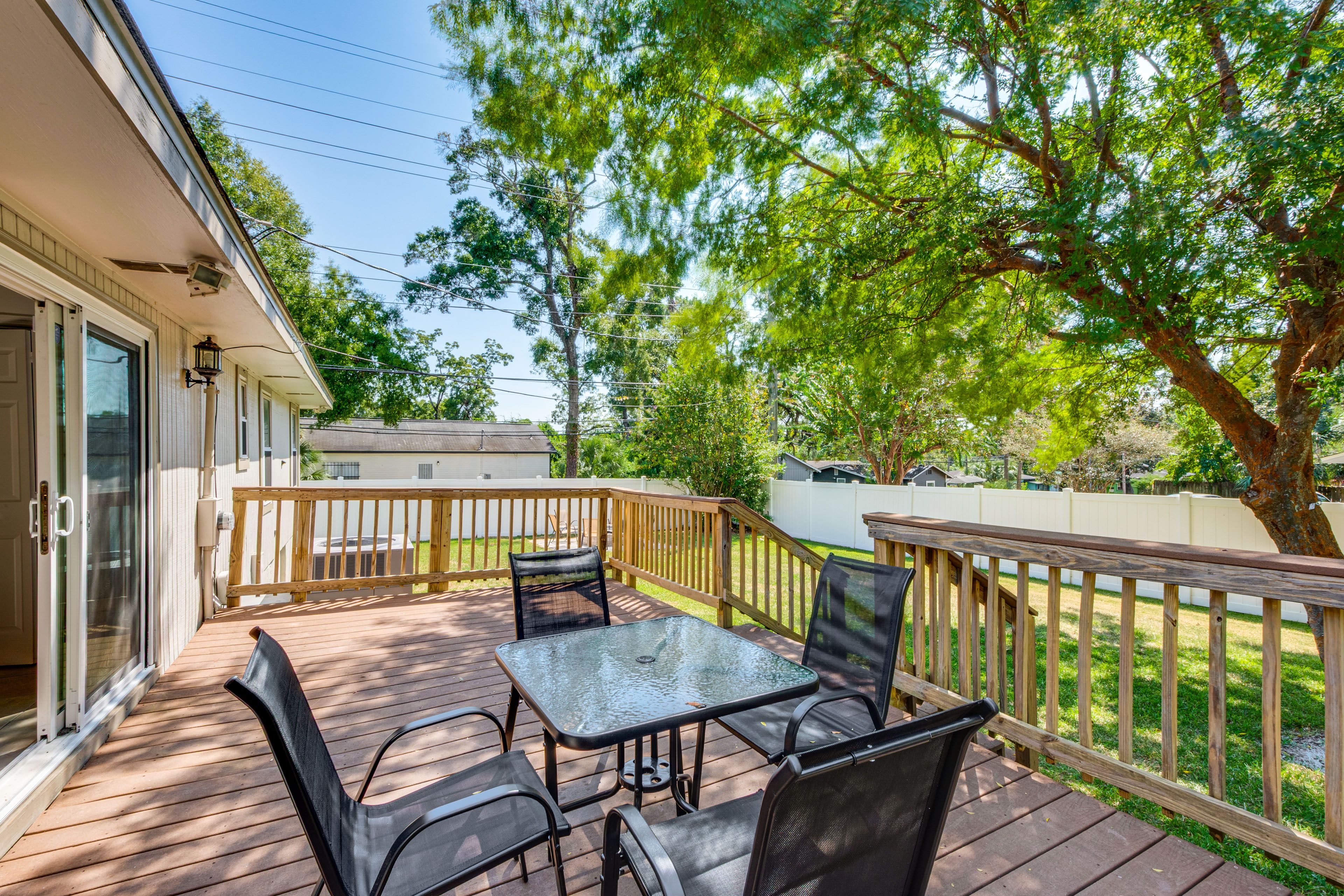 Deck | Dining Area