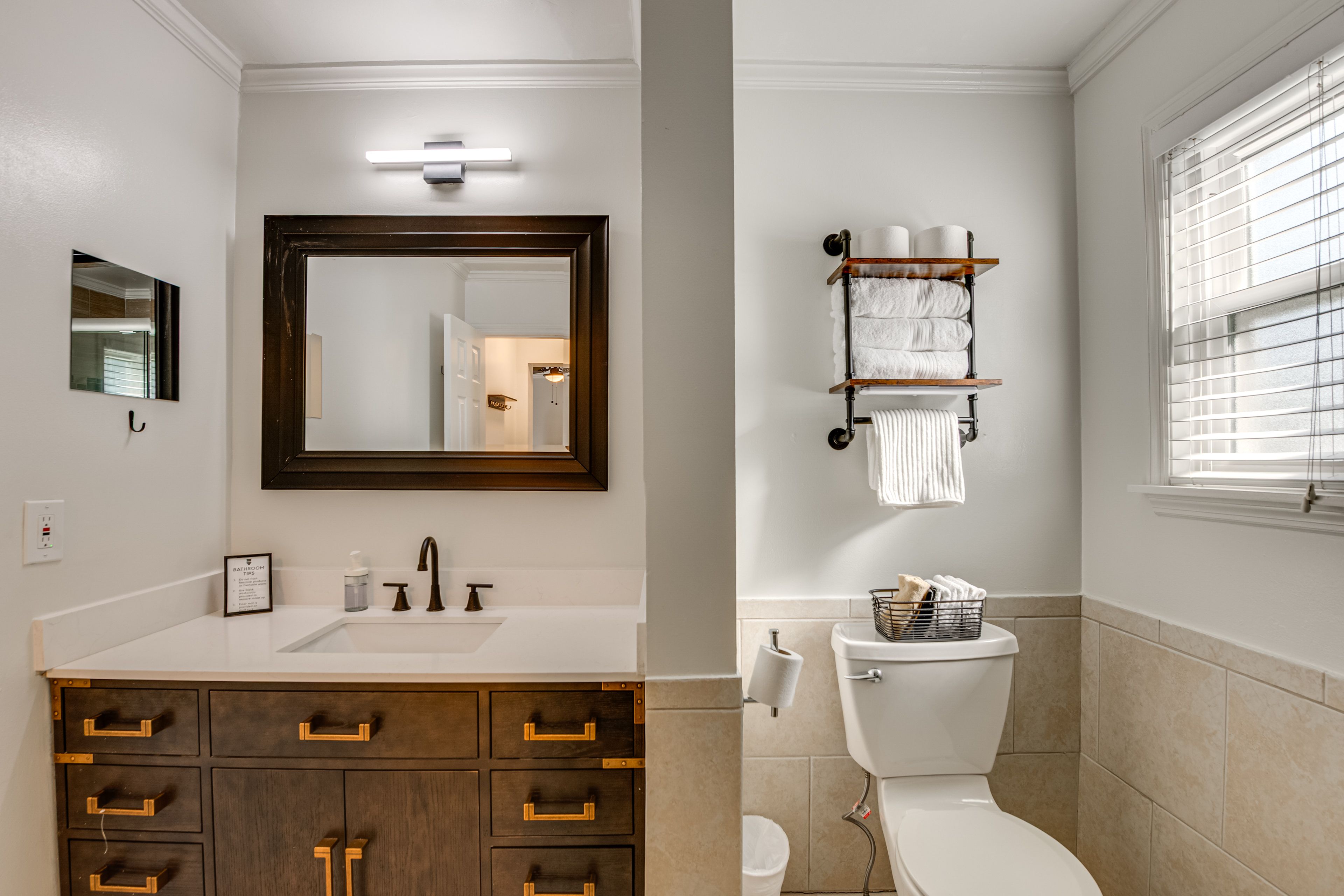 En-Suite Bathroom | Towels Provided