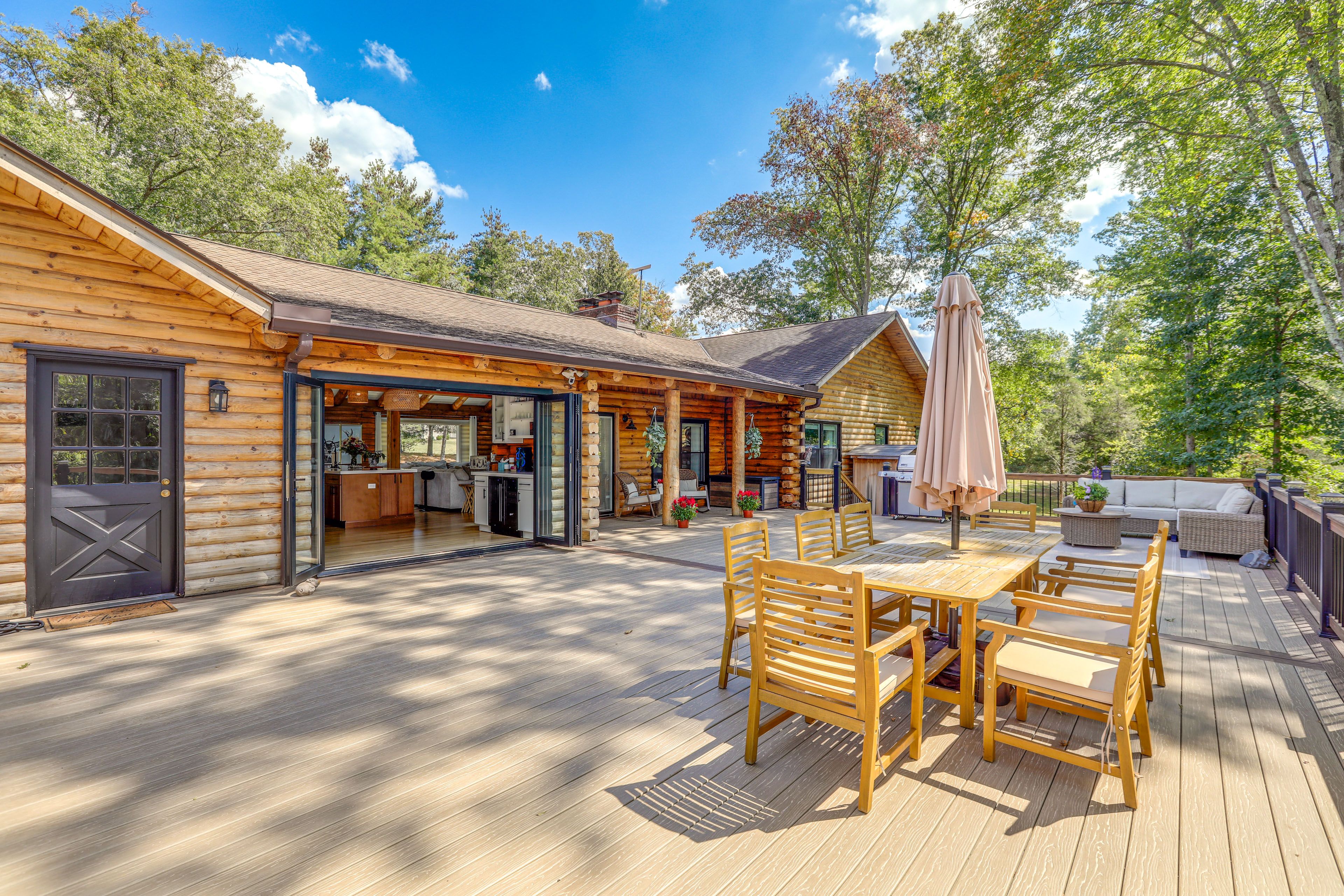 Deck | Gas Grill | Lounge Seating