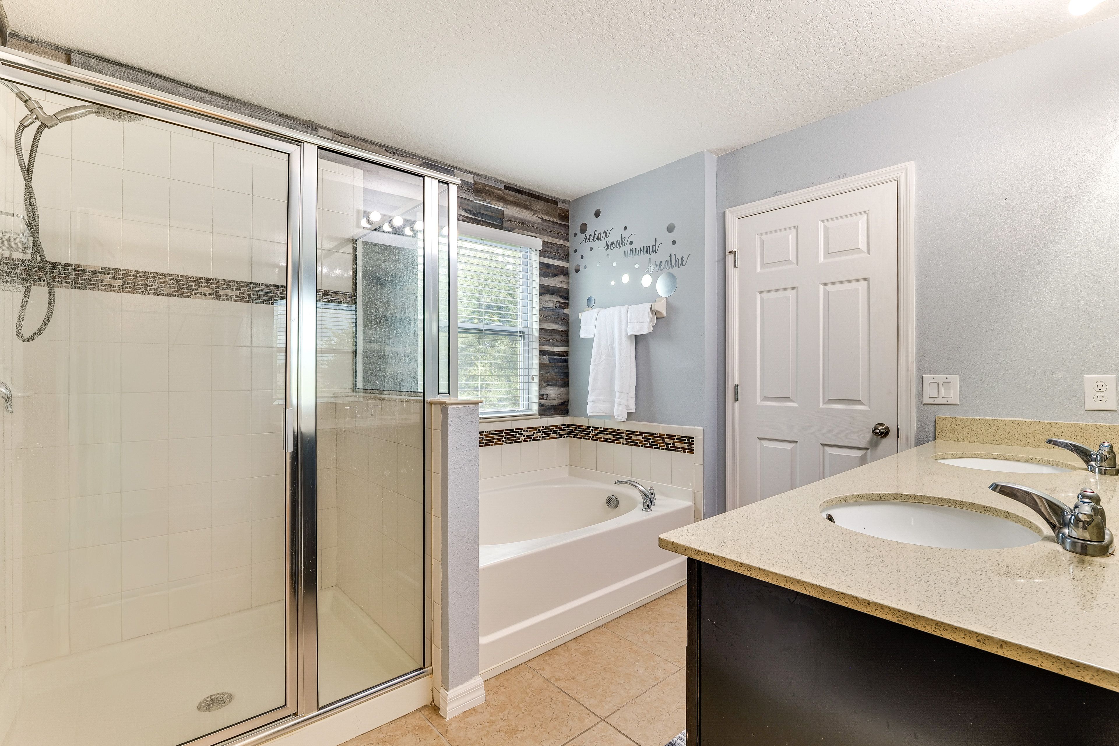 Full Bathroom | 2nd Floor