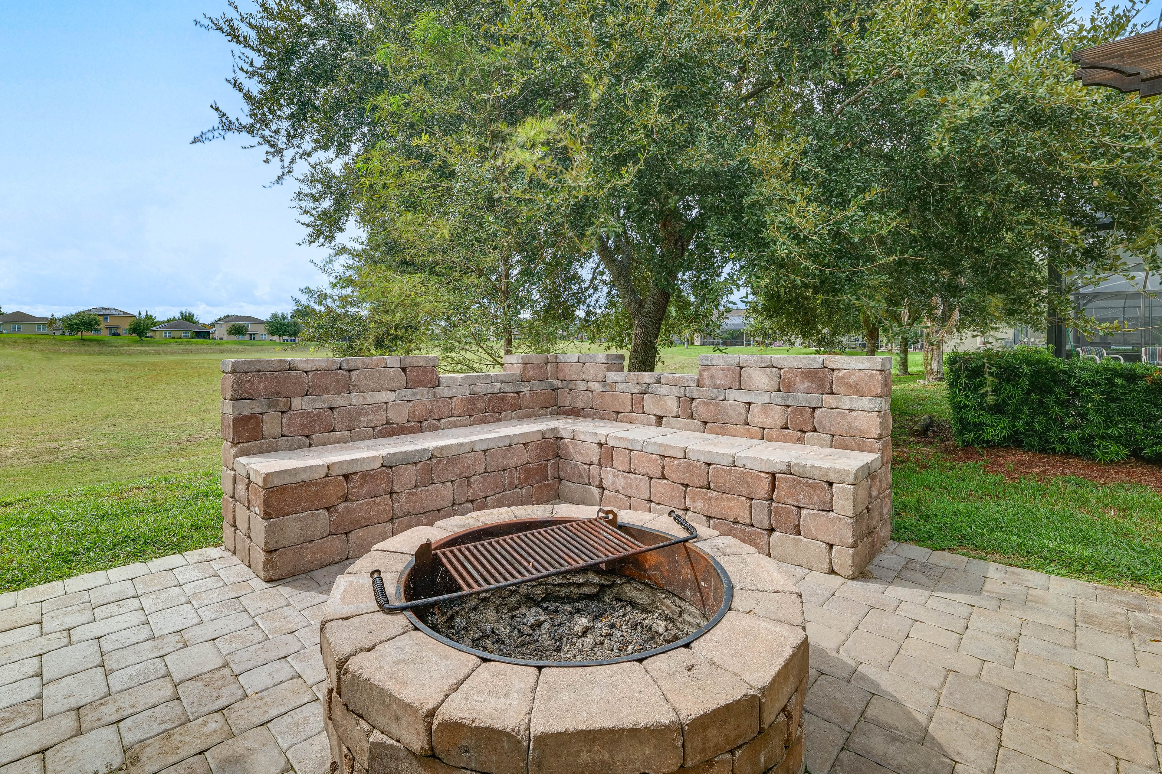 Patio | Fire Pit w/ Cooking Grate