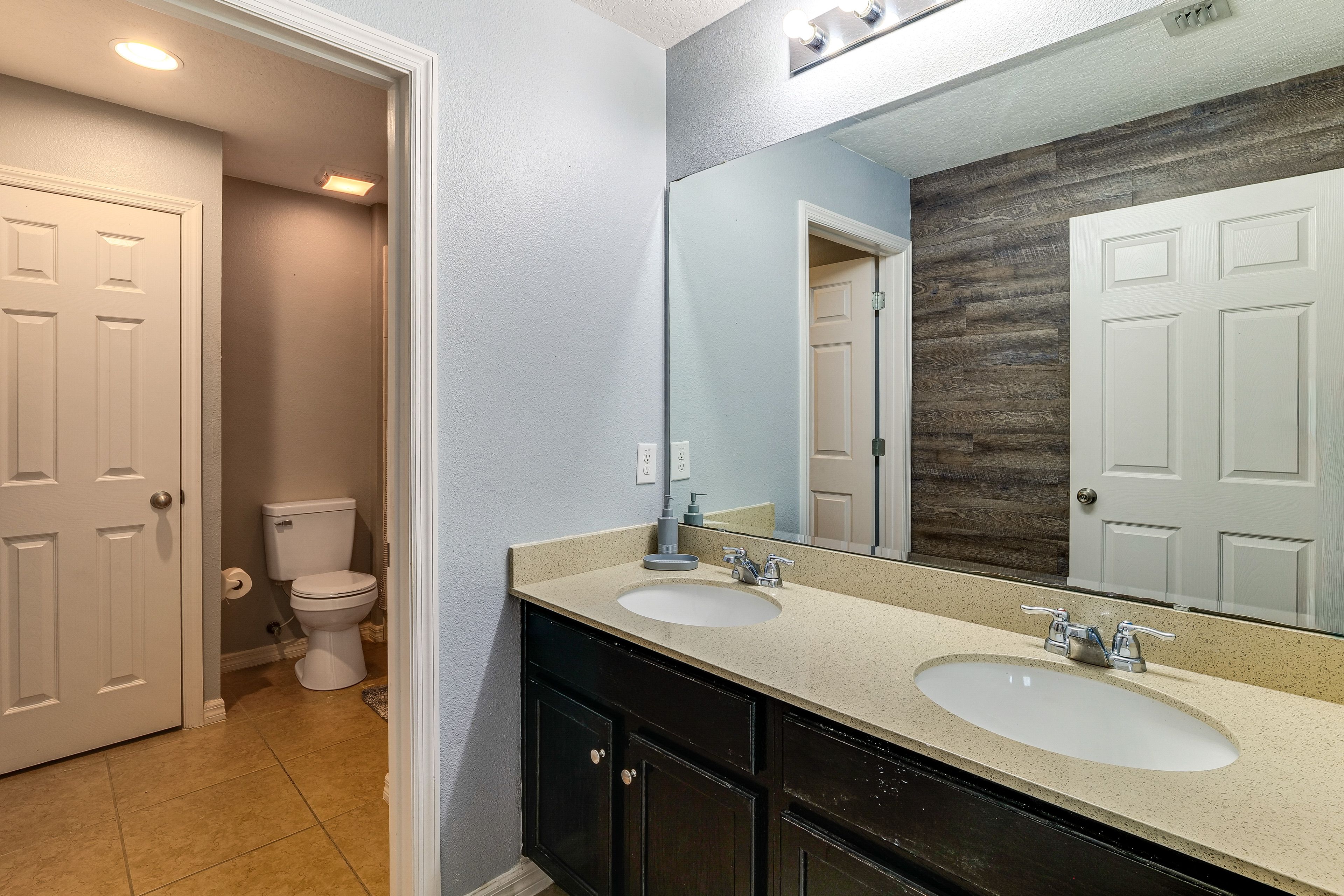 Full Bathroom | 2nd Floor